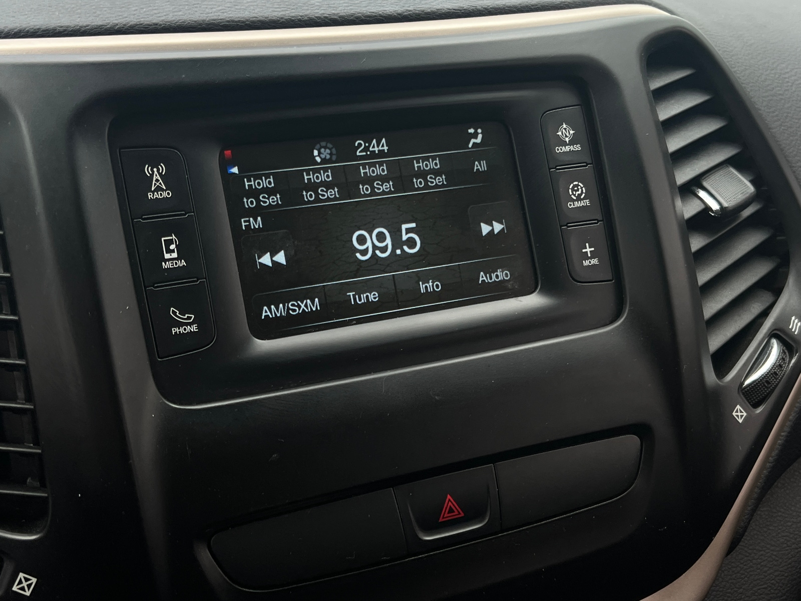 Thumbnail: 2018 Jeep Cherokee - 4