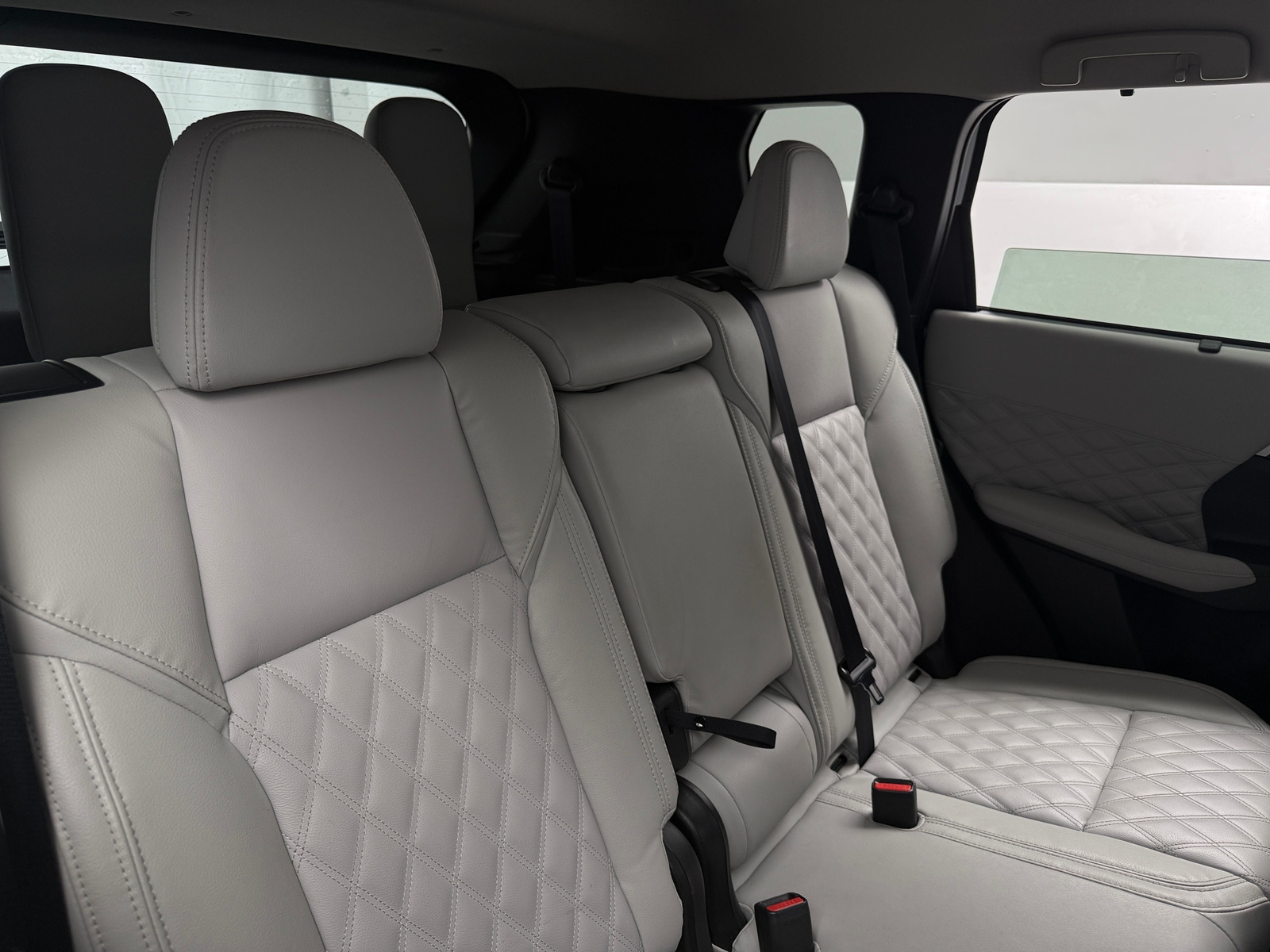 Thumbnail: 2024 Mitsubishi Outlander - 5