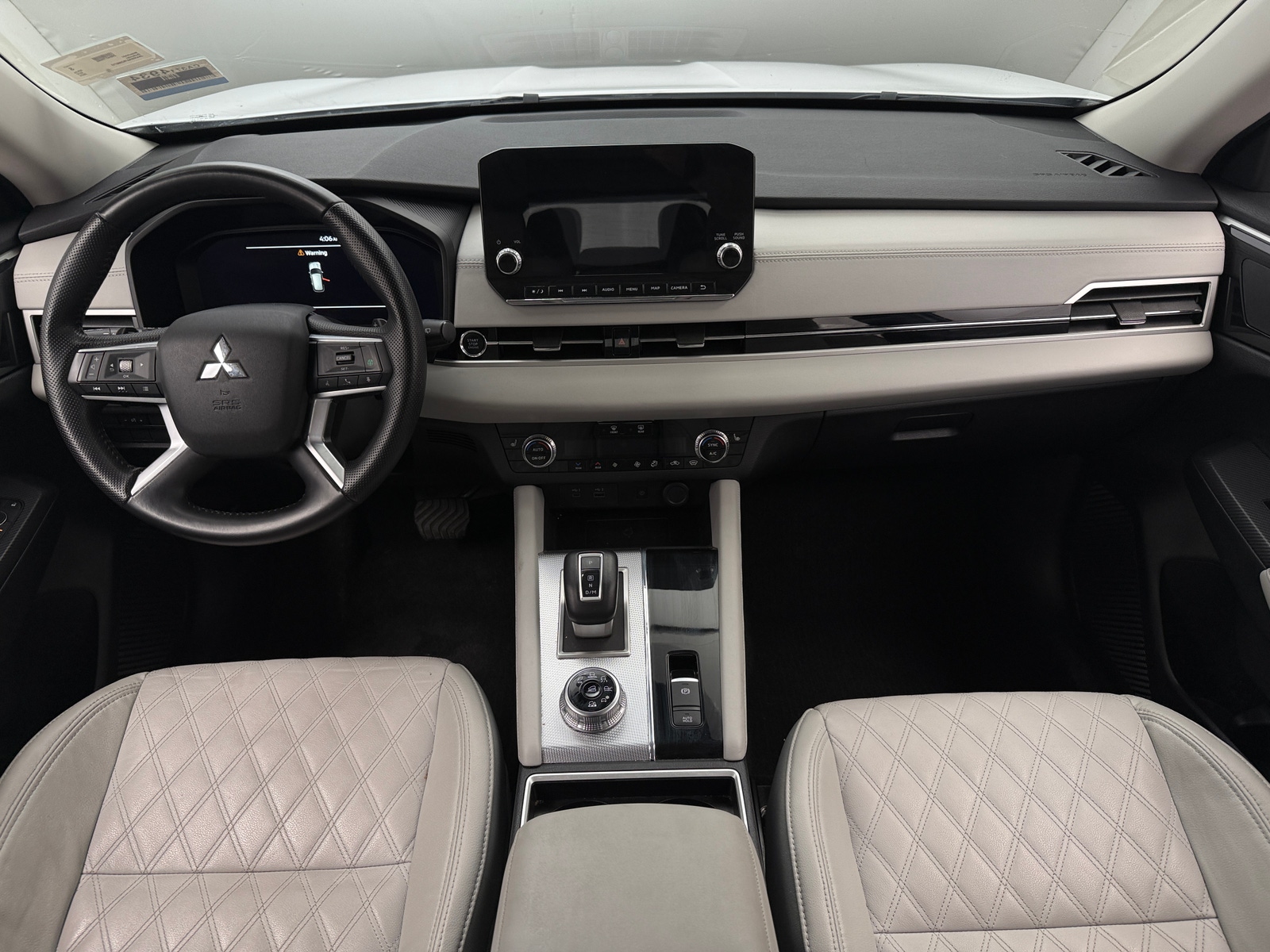 Thumbnail: 2024 Mitsubishi Outlander - 2