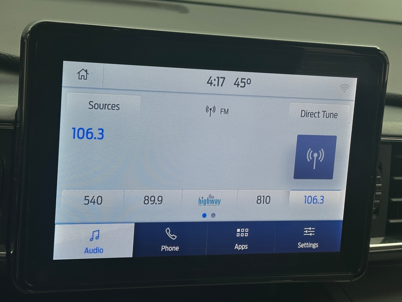 Thumbnail: 2022 Ford Explorer - 3