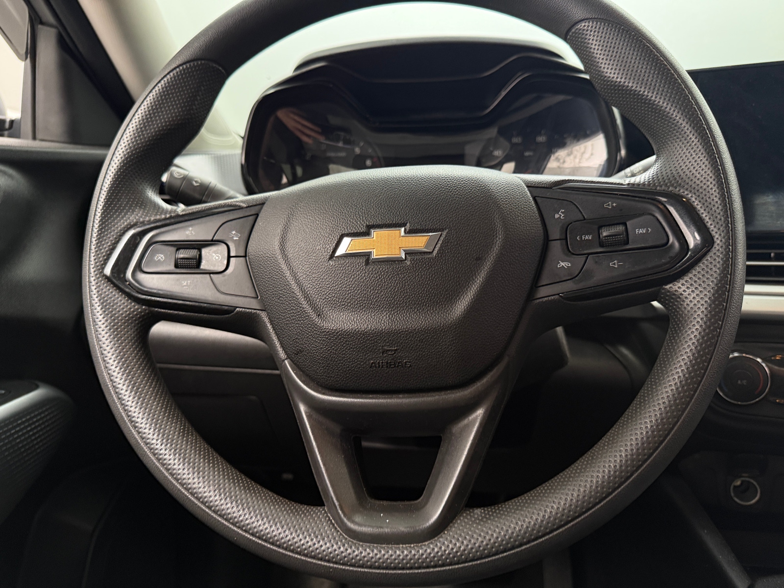 Thumbnail: 2024 Chevrolet Trax - 5