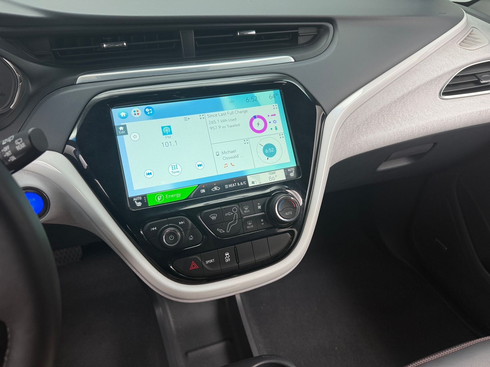 Thumbnail: 2017 Chevrolet Bolt EV - 3