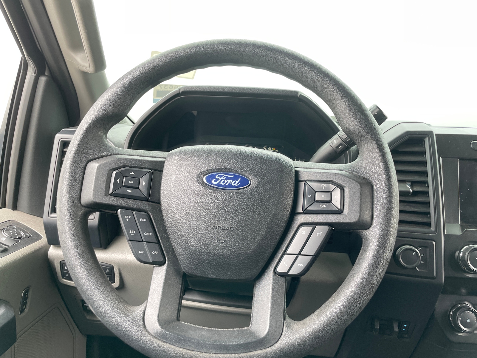 Thumbnail: 2019 Ford Econoline - 5