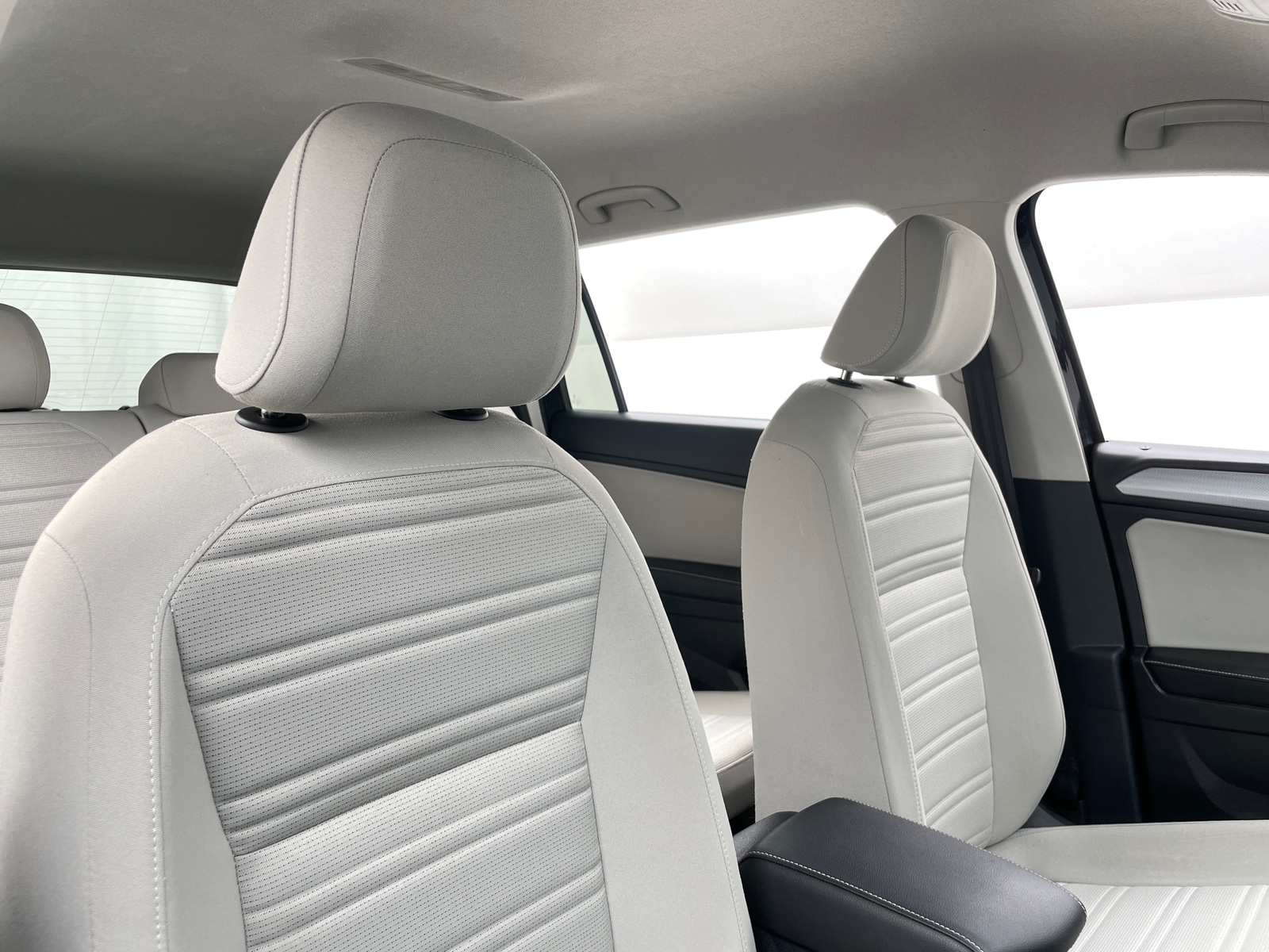 Thumbnail: 2024 Volkswagen Tiguan - 2