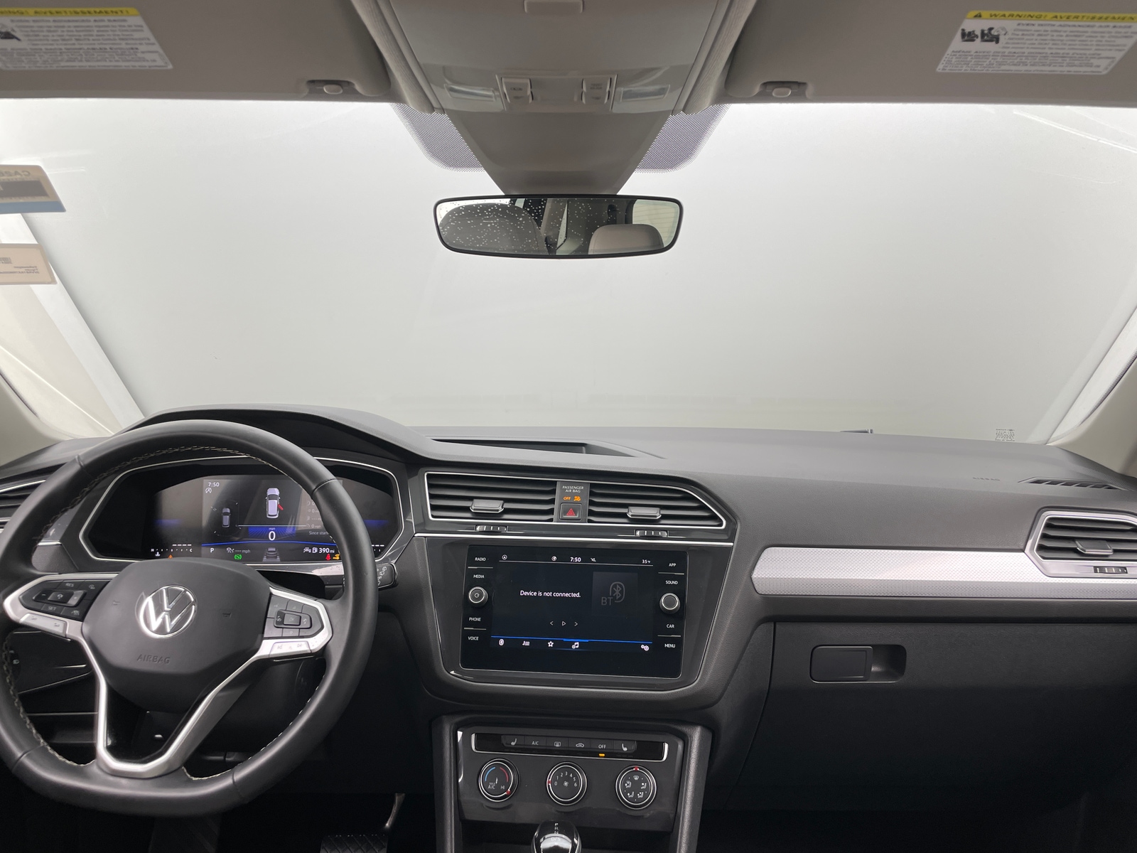 Thumbnail: 2024 Volkswagen Tiguan - 3