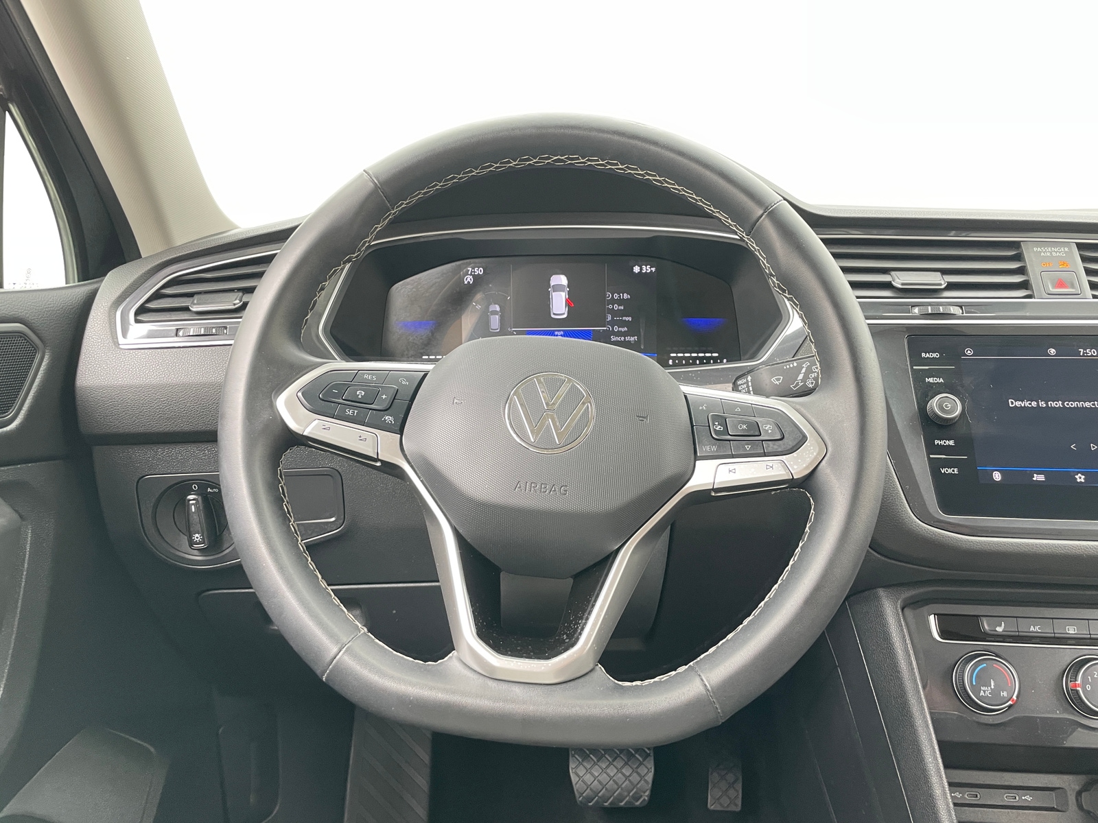 Thumbnail: 2024 Volkswagen Tiguan - 5