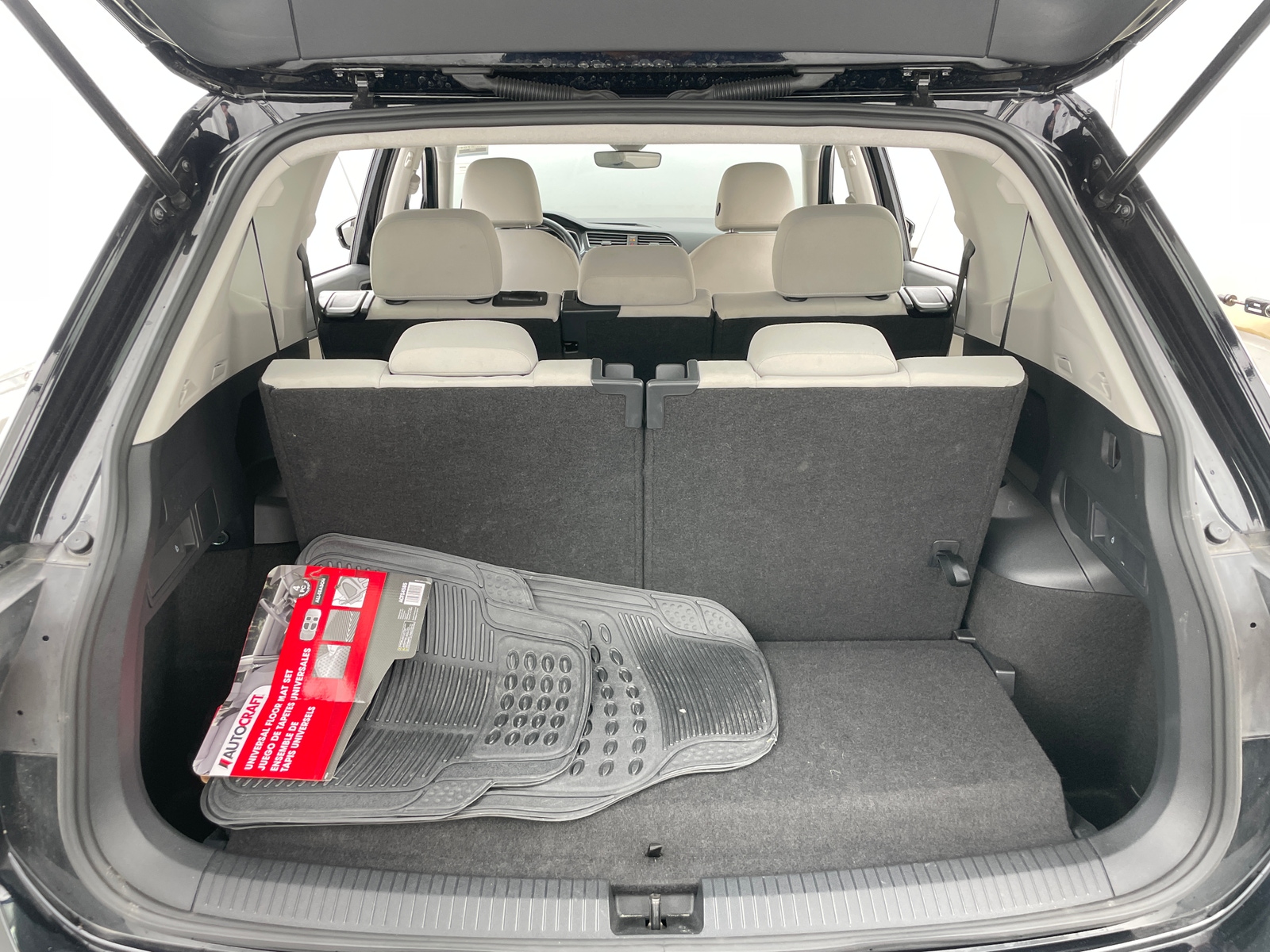 Thumbnail: 2024 Volkswagen Tiguan - 7