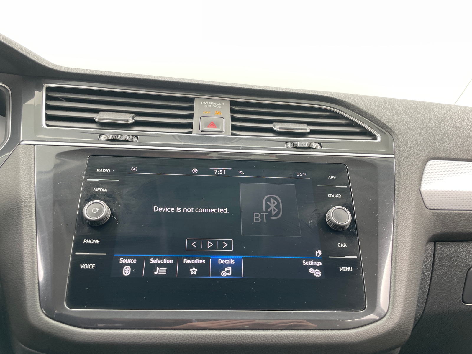 Thumbnail: 2024 Volkswagen Tiguan - 4