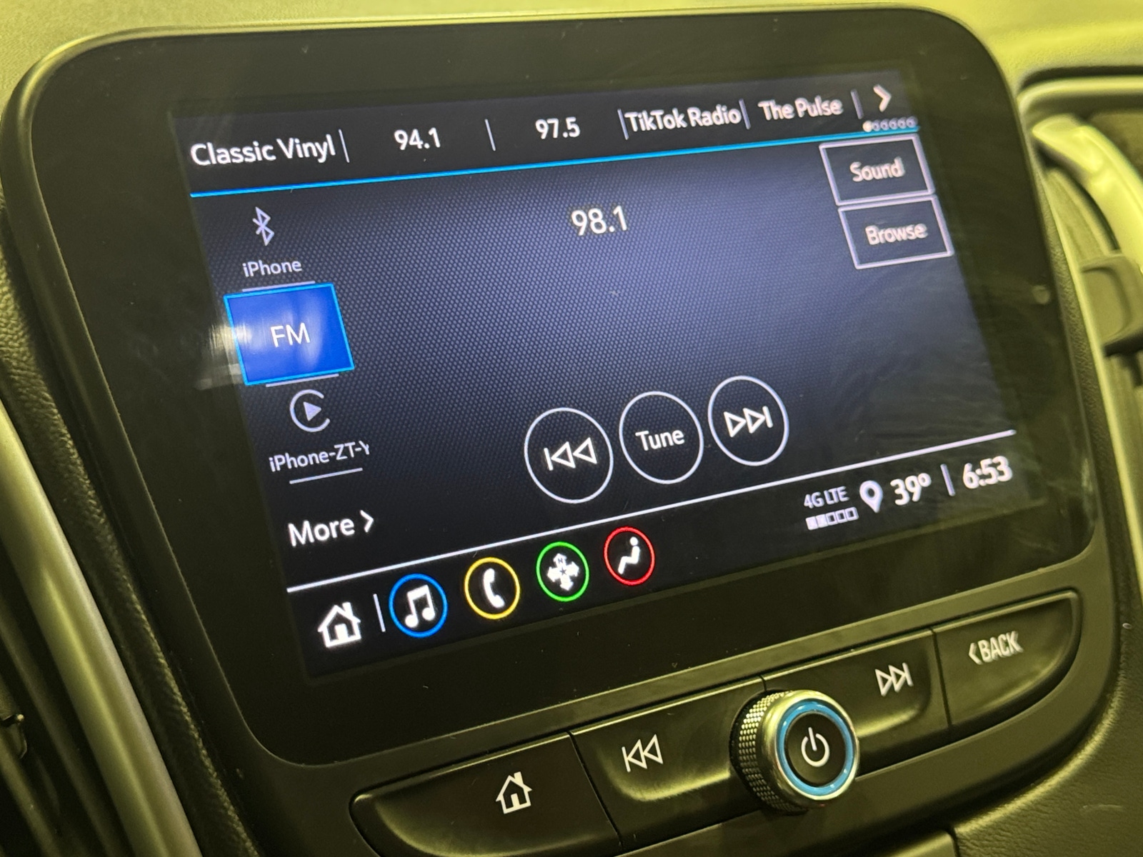 Thumbnail: 2024 Chevrolet Malibu - 4