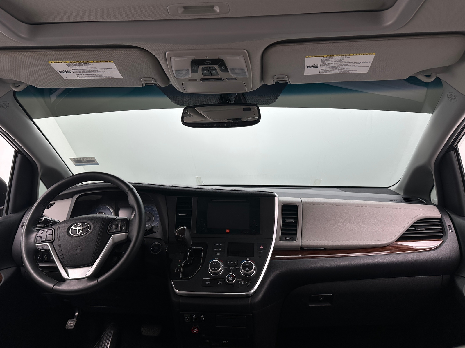 Thumbnail: 2016 Toyota Sienna - 2