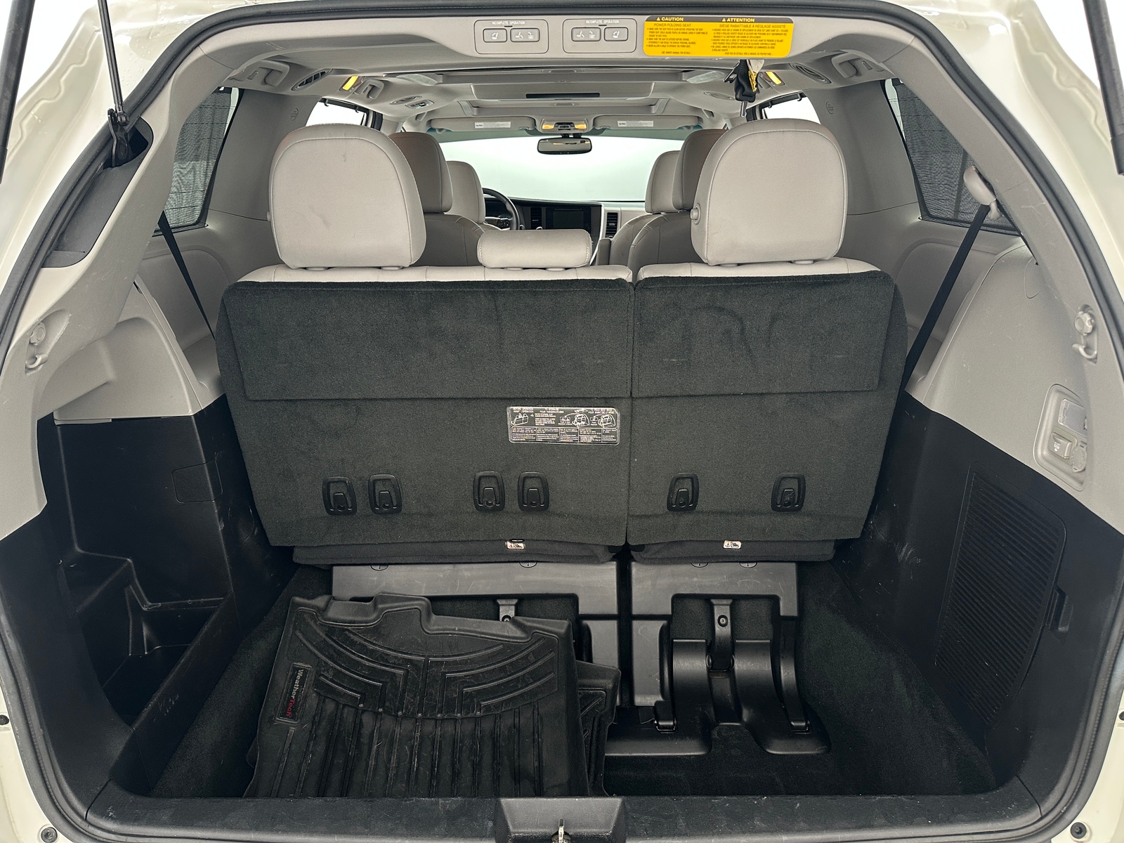 Thumbnail: 2016 Toyota Sienna - 6