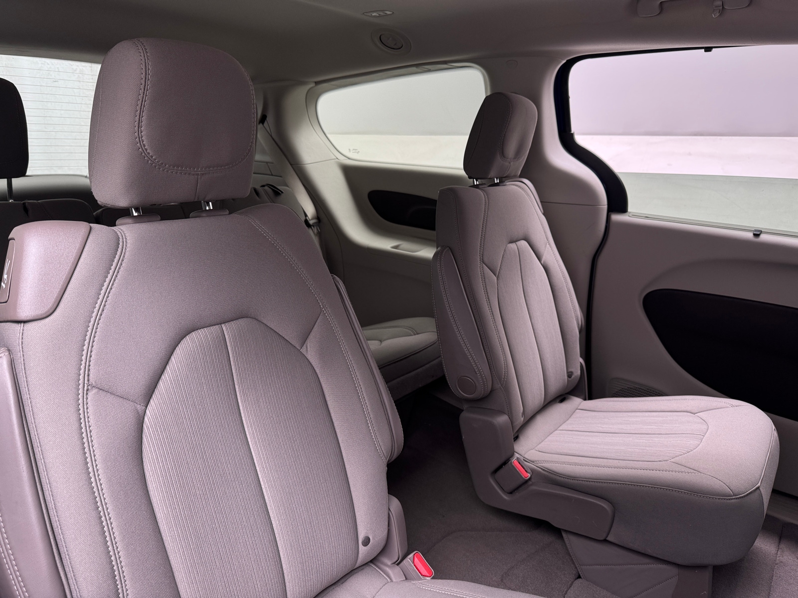 Thumbnail: 2021 Chrysler Pacifica - 6