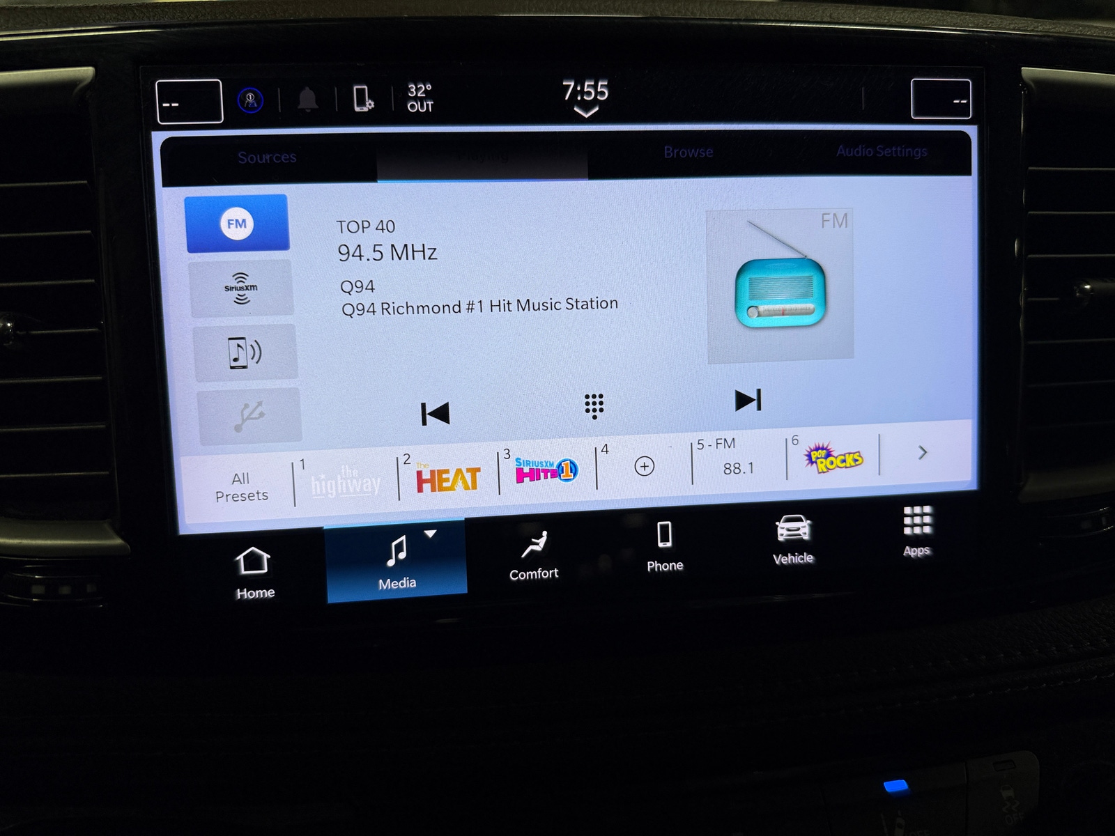 Thumbnail: 2021 Chrysler Pacifica - 4