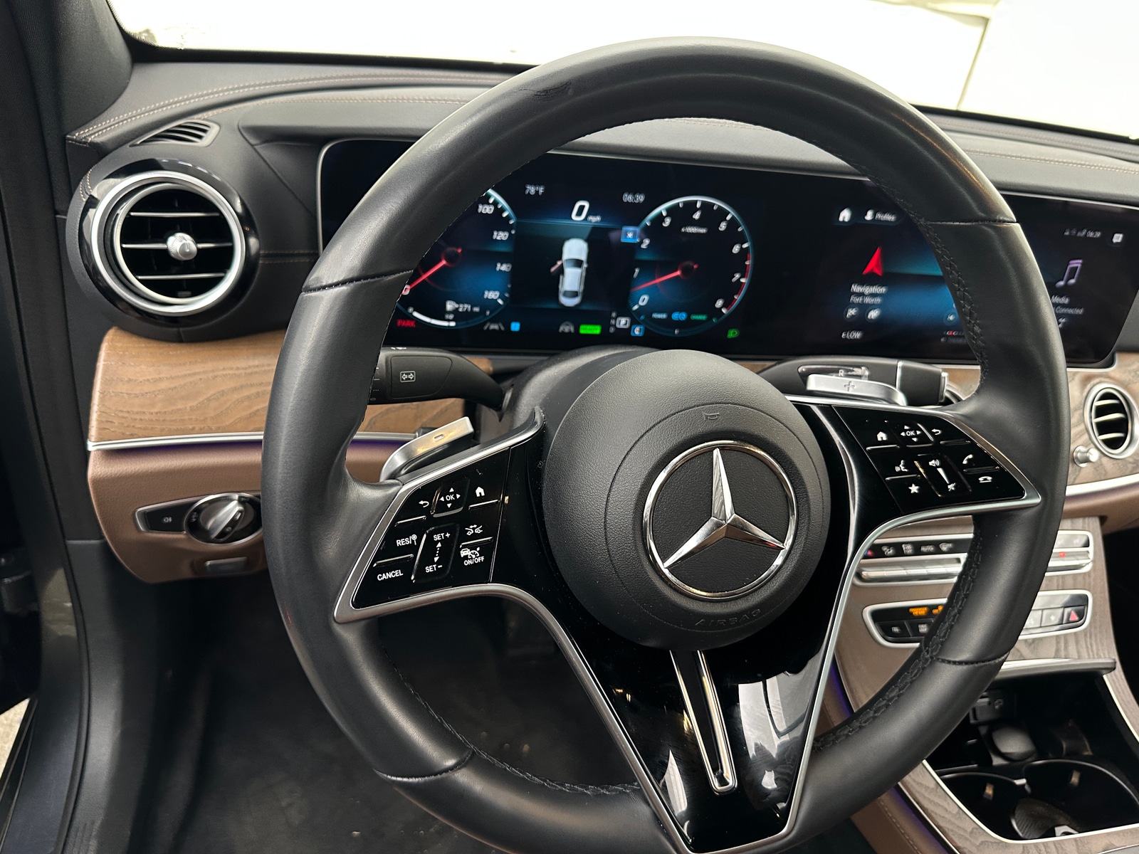 Thumbnail: 2023 Mercedes-Benz E-Class - 4