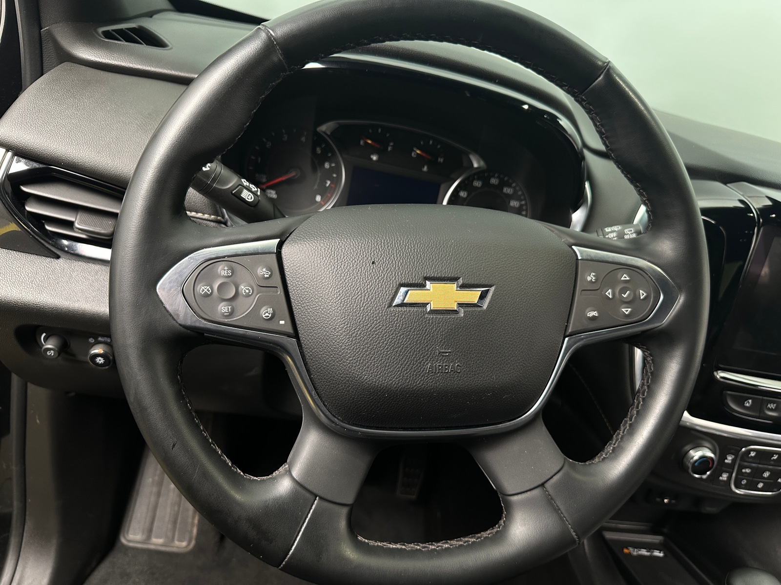 Thumbnail: 2023 Chevrolet Traverse - 4