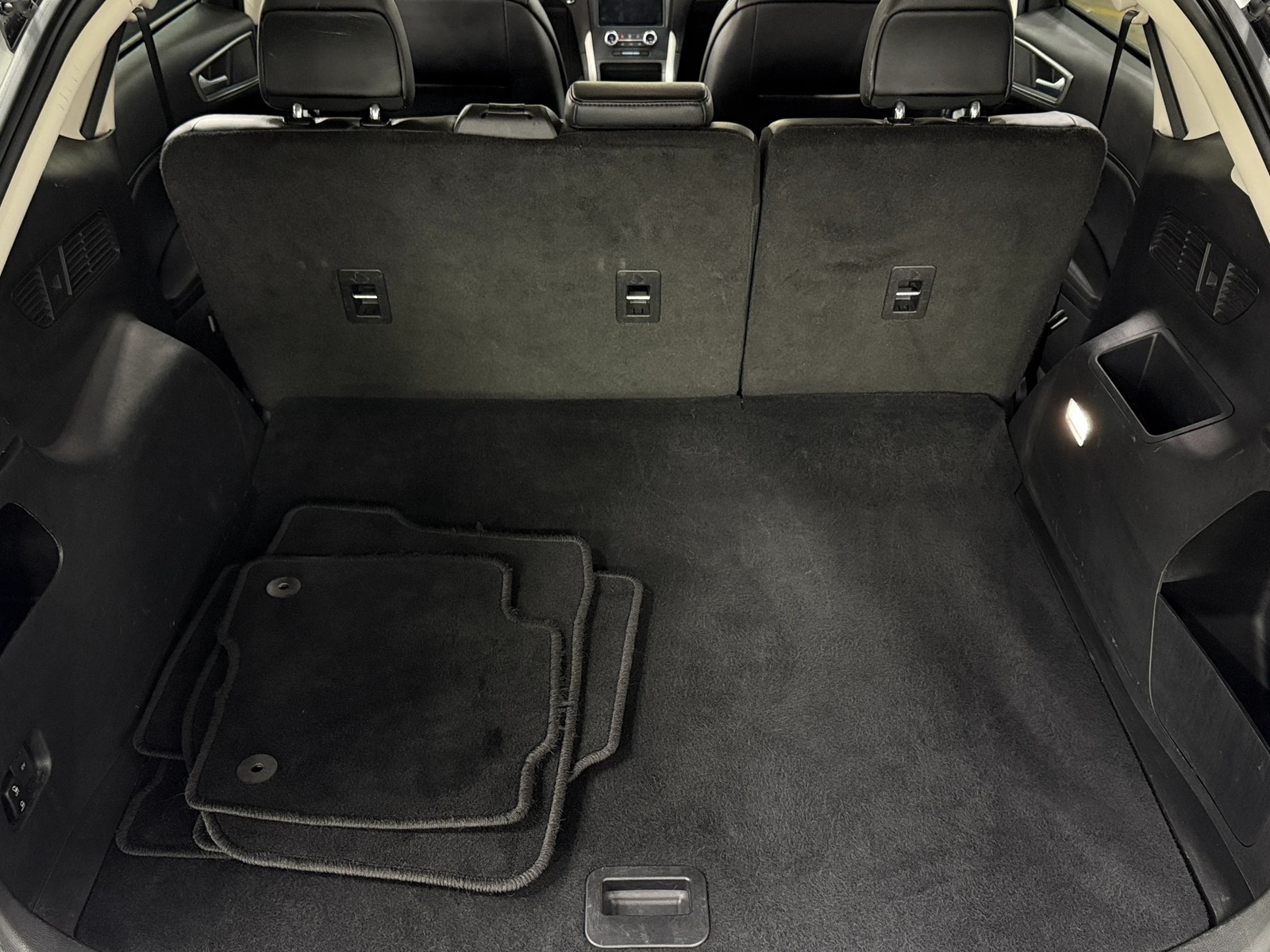 Thumbnail: 2023 Ford Edge - 6