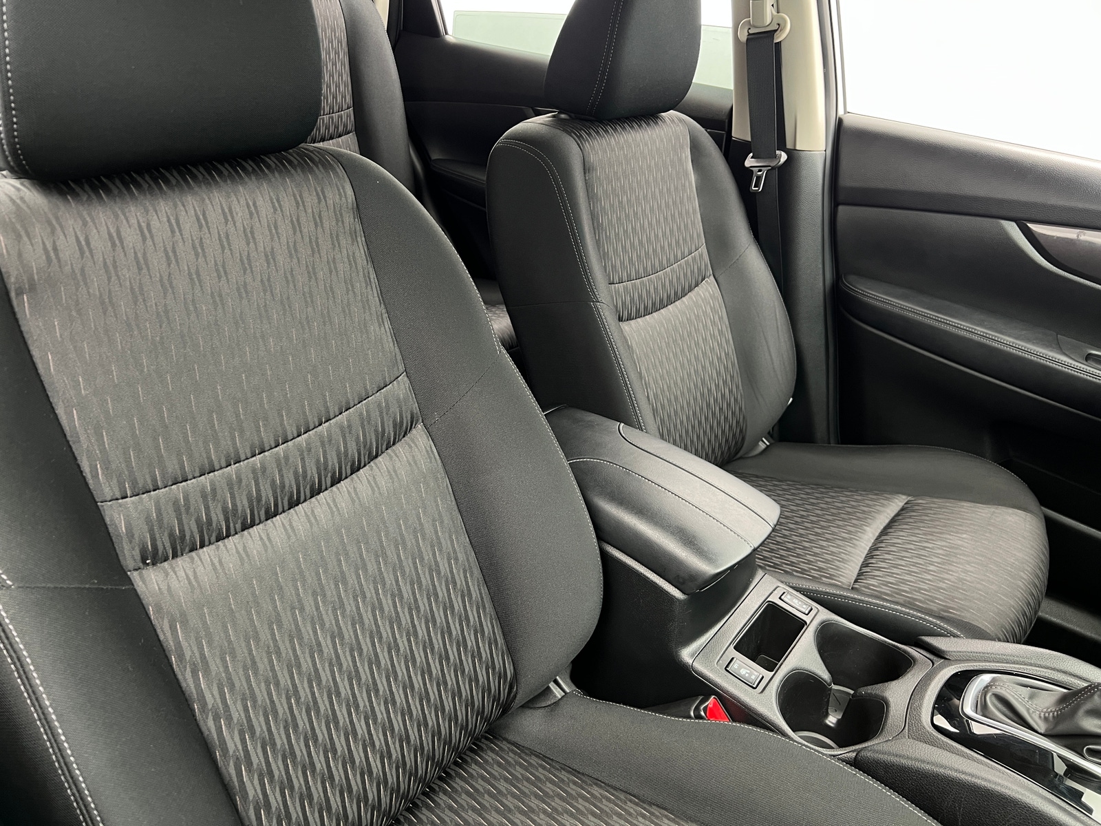 Thumbnail: 2019 Nissan Rogue - 2