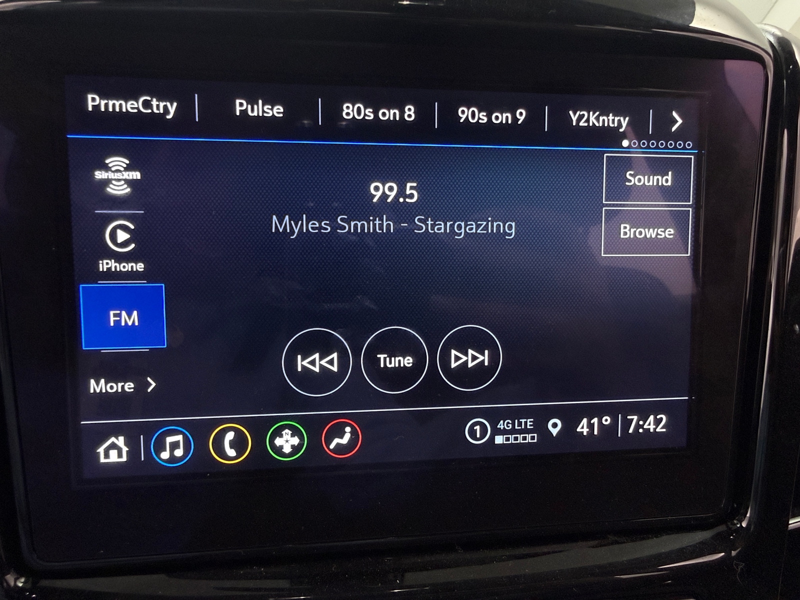 Thumbnail: 2023 Chevrolet Traverse - 4