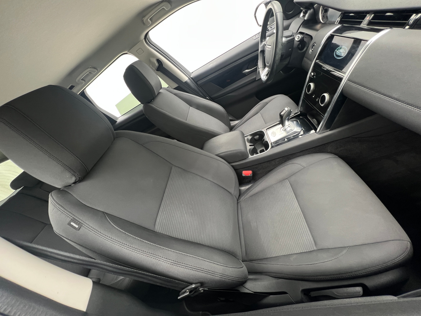 Thumbnail: 2020 Land Rover Discovery Sport - 2