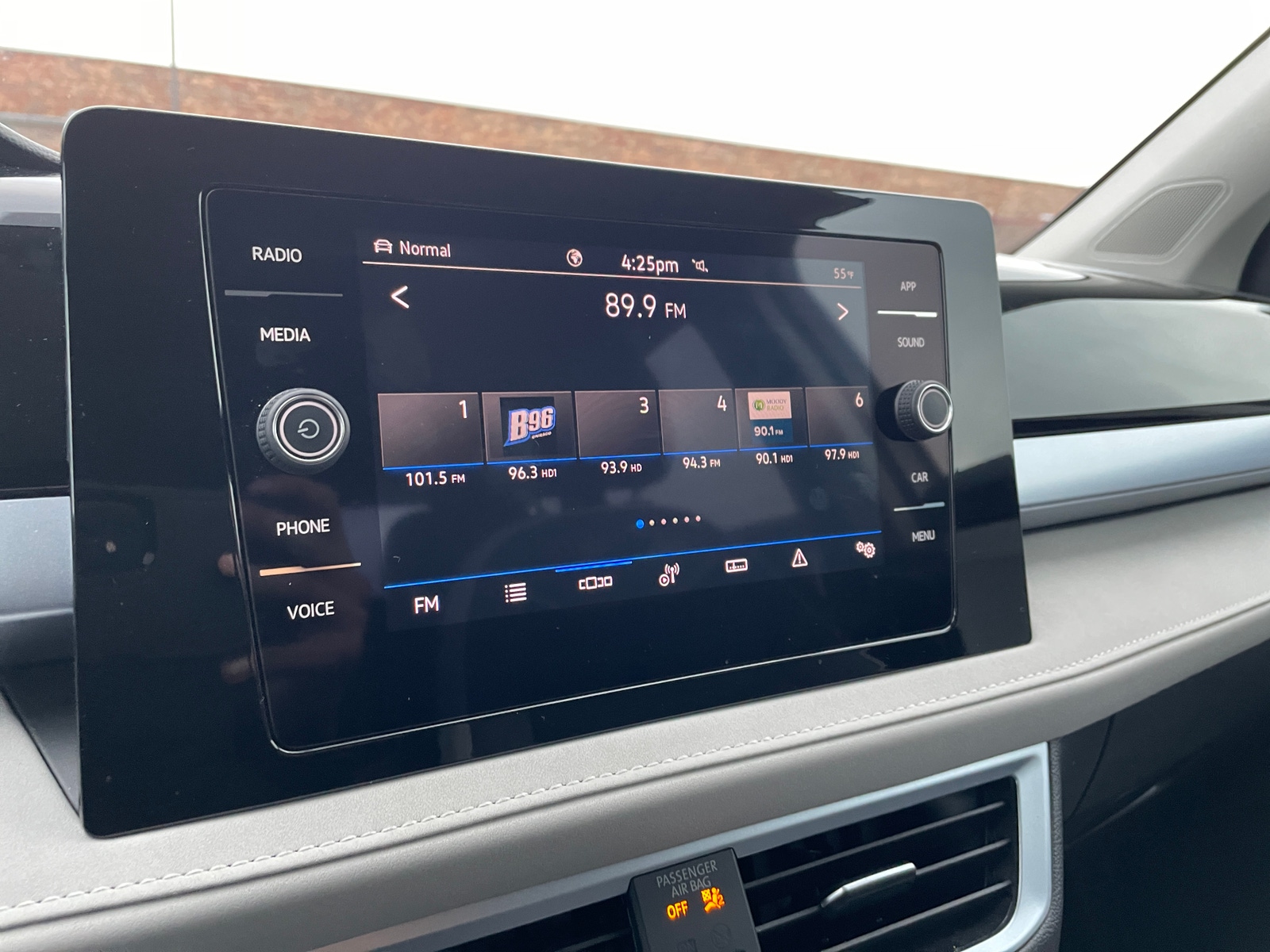 Thumbnail: 2025 Volkswagen Taos - 4