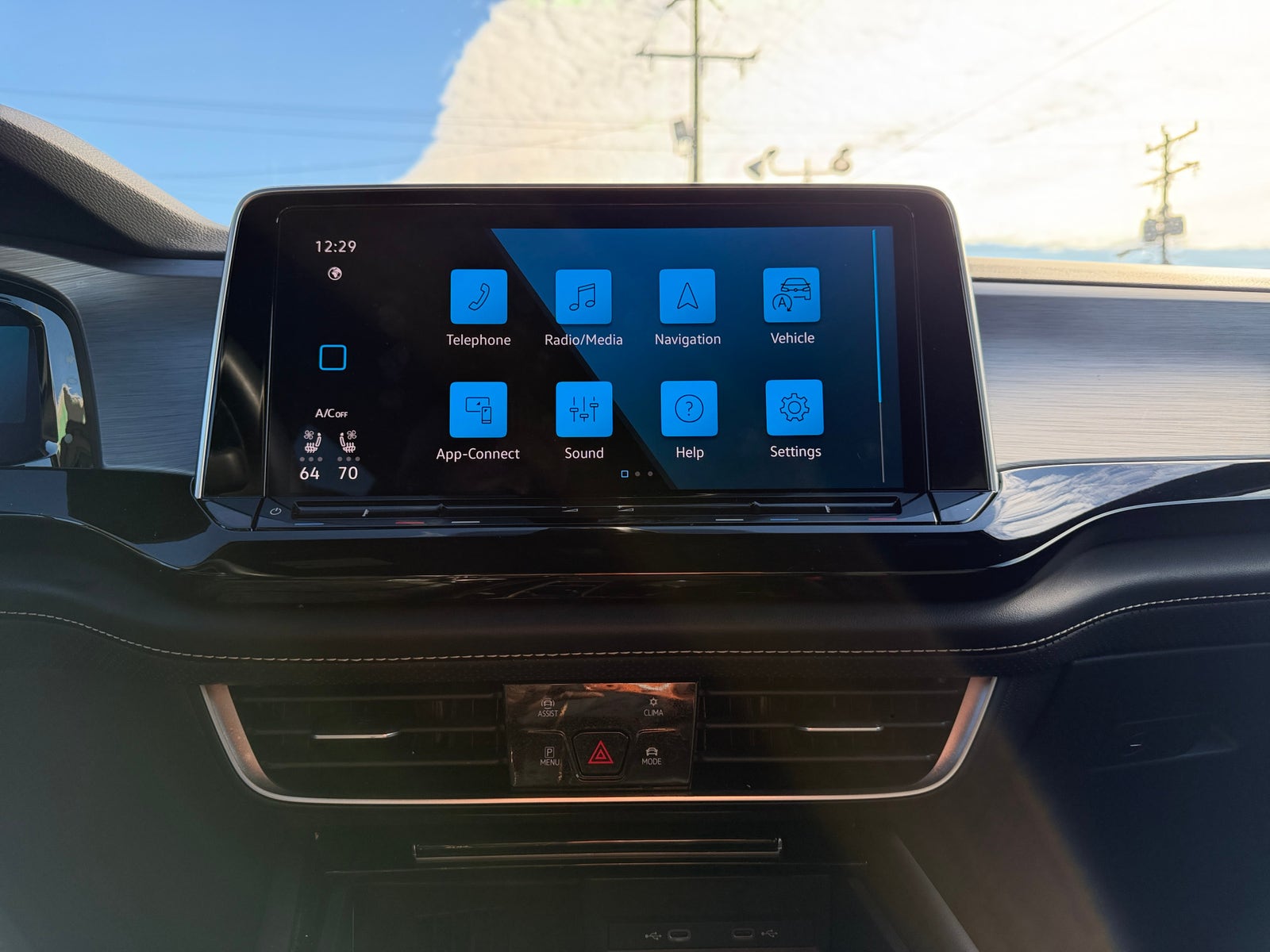 Thumbnail: 2025 Volkswagen Atlas - 3