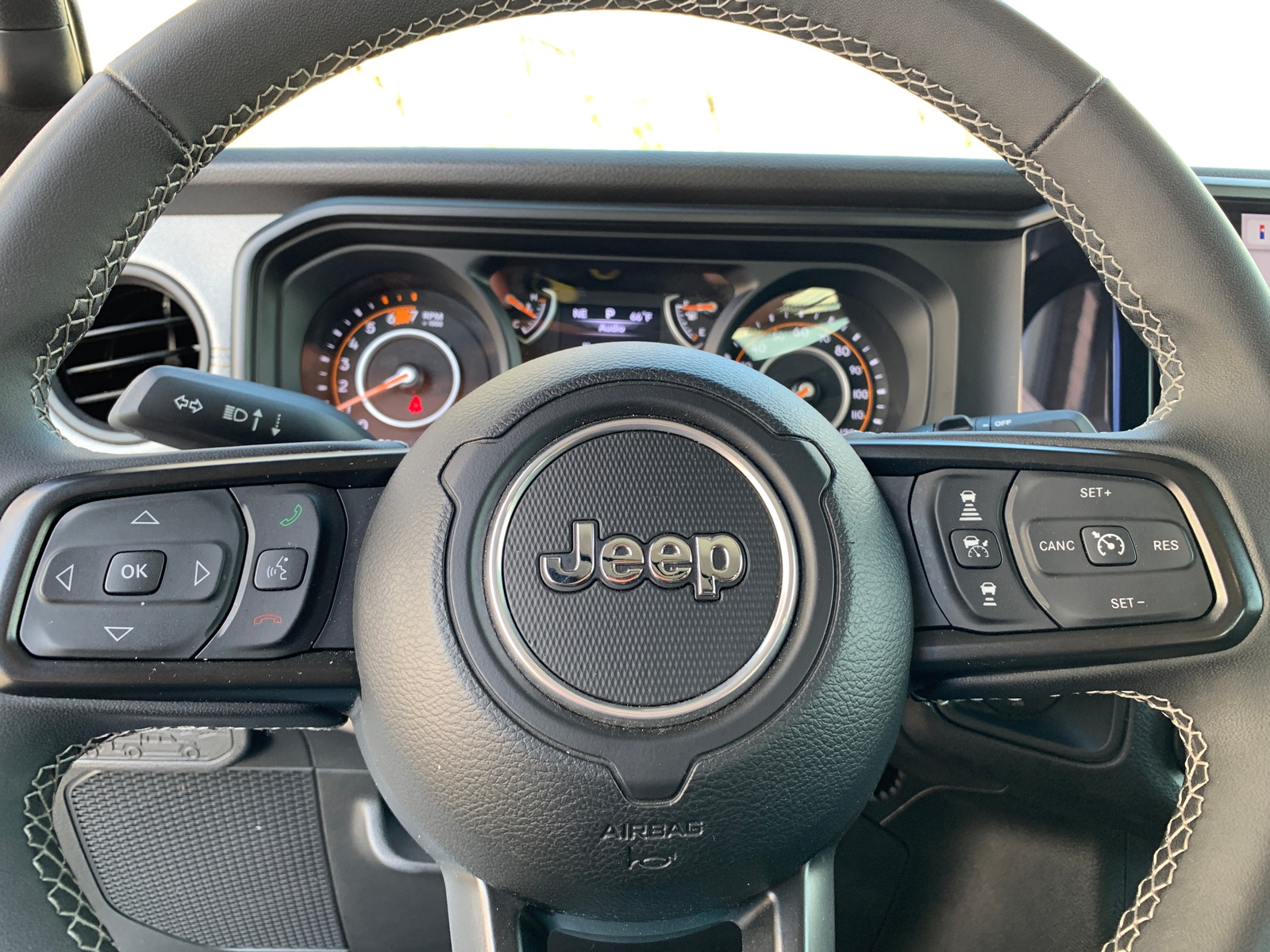 Thumbnail: 2025 Jeep Wrangler - 5