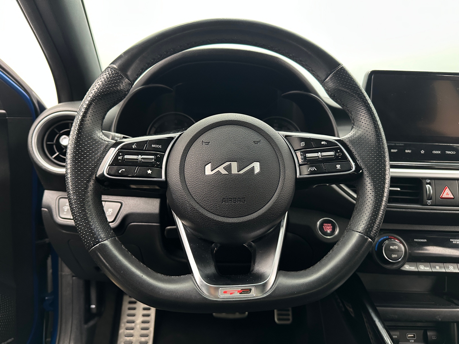 Thumbnail: 2023 Kia Forte - 5