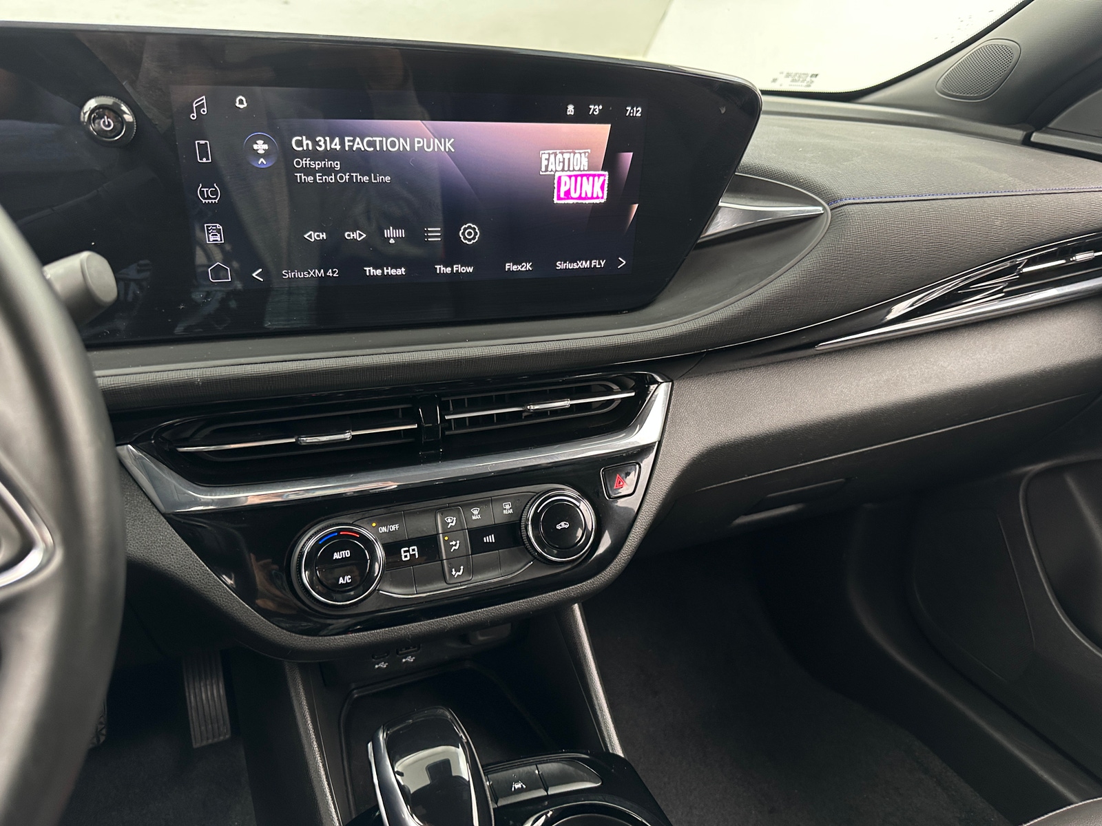 Thumbnail: 2025 Buick Envista - 3