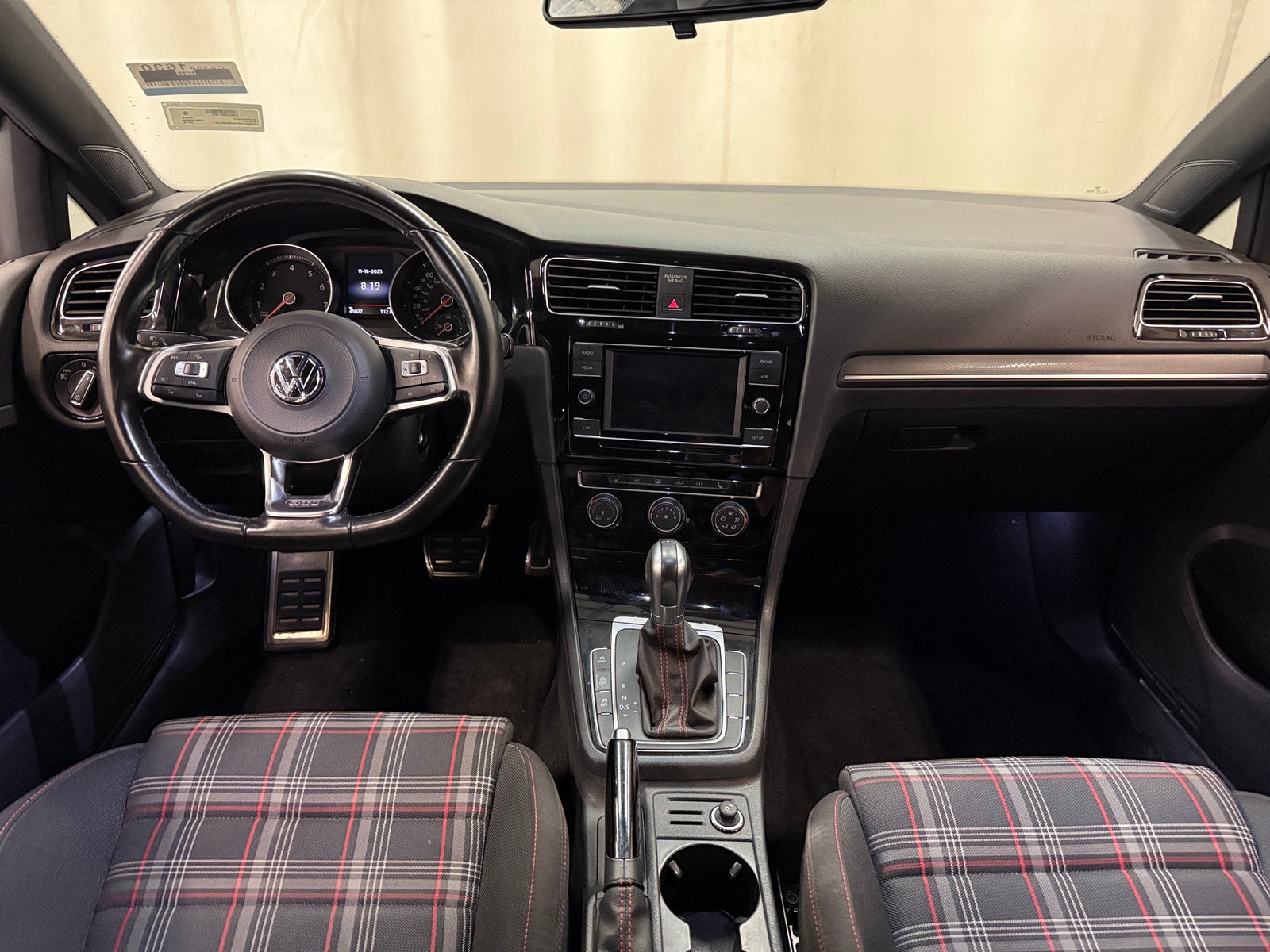 Thumbnail: 2018 Volkswagen Golf - 3