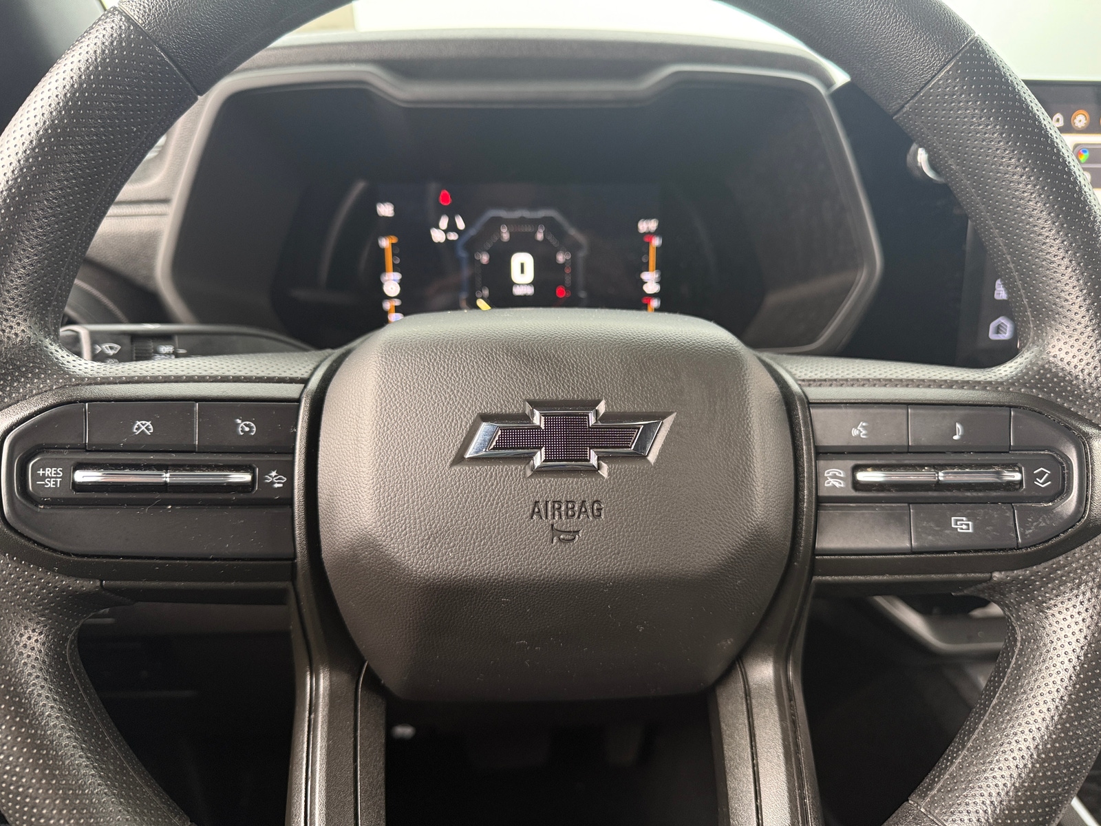 Thumbnail: 2023 Chevrolet Colorado - 5