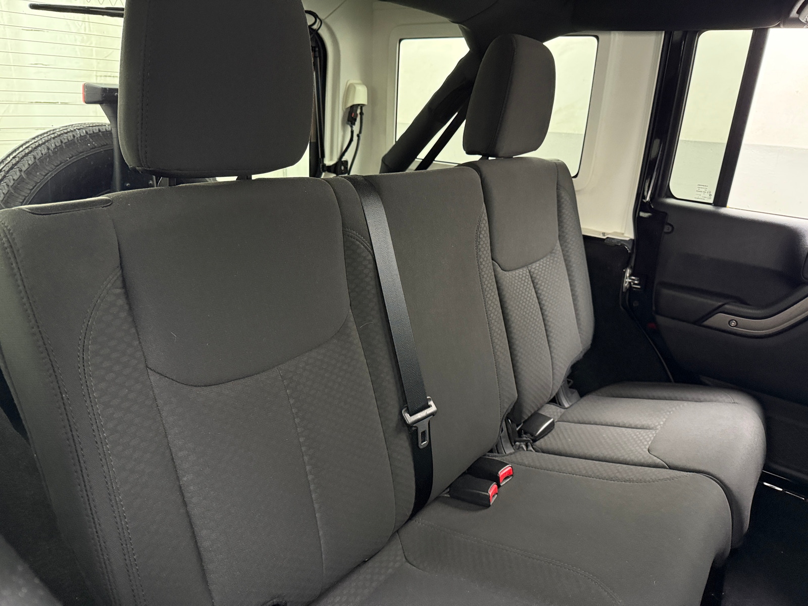 Thumbnail: 2016 Jeep Wrangler - 6