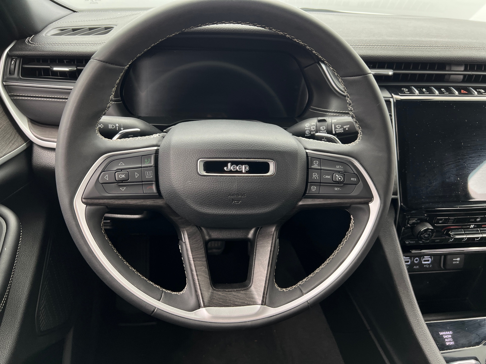 Thumbnail: 2024 Jeep Grand Cherokee - 4