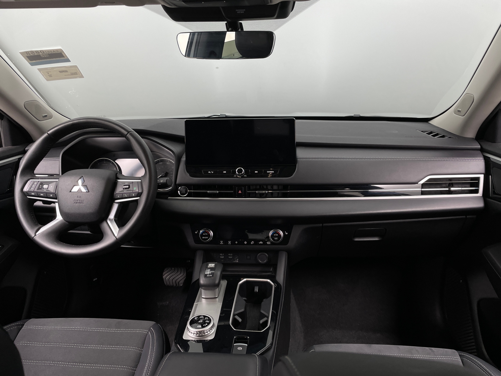 Thumbnail: 2025 Mitsubishi Outlander - 3