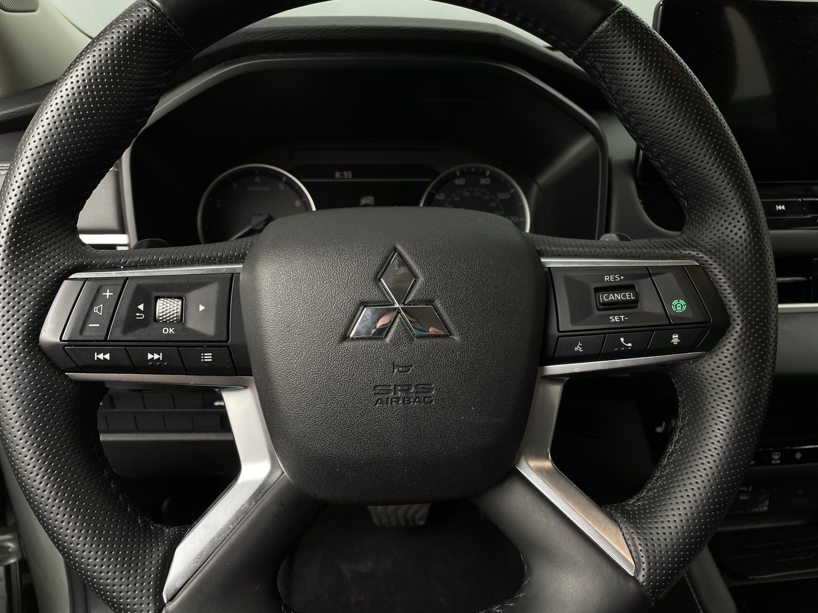 Thumbnail: 2025 Mitsubishi Outlander - 5