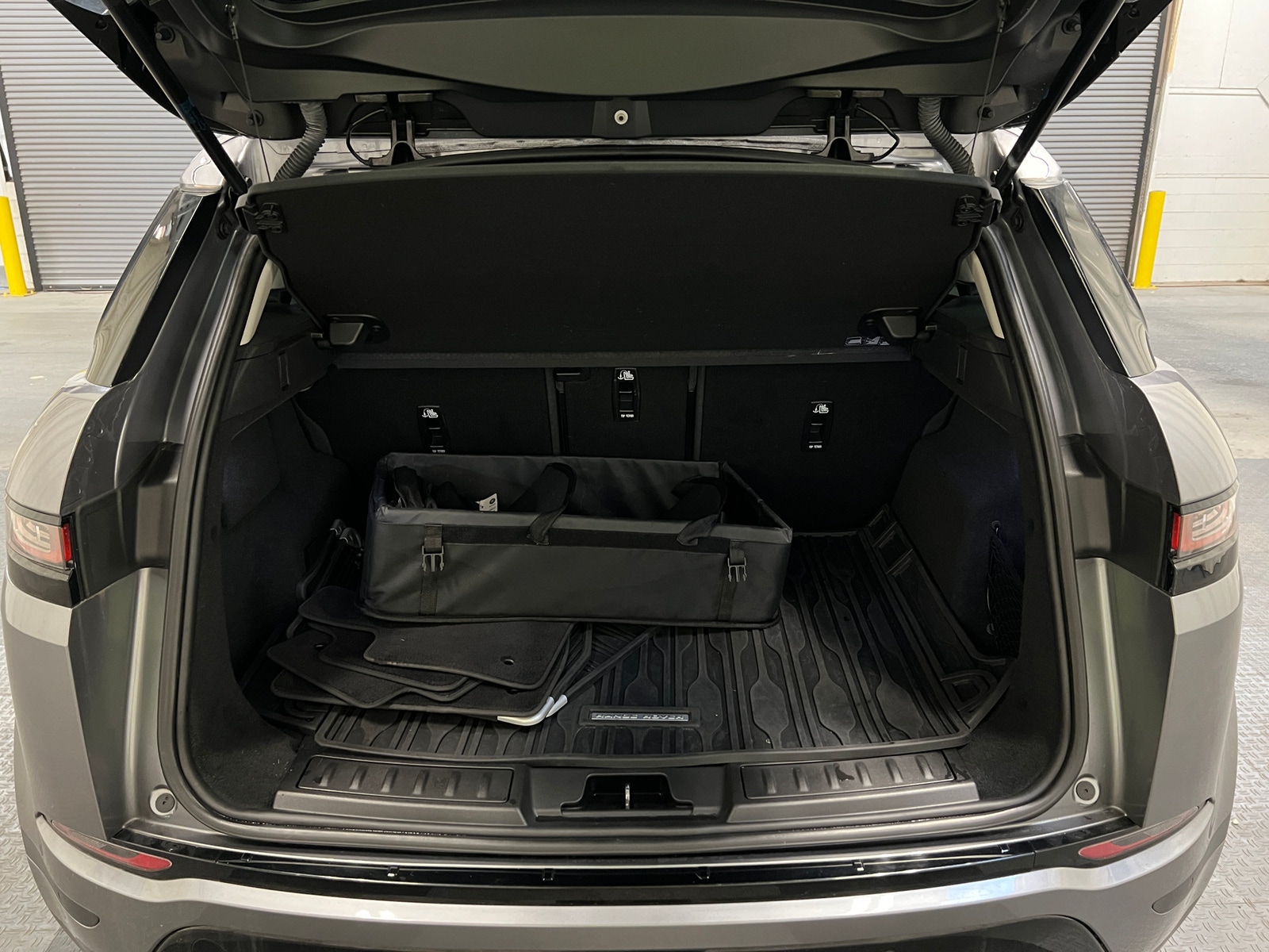 Thumbnail: 2020 Land Rover Range Rover Evoque - 6