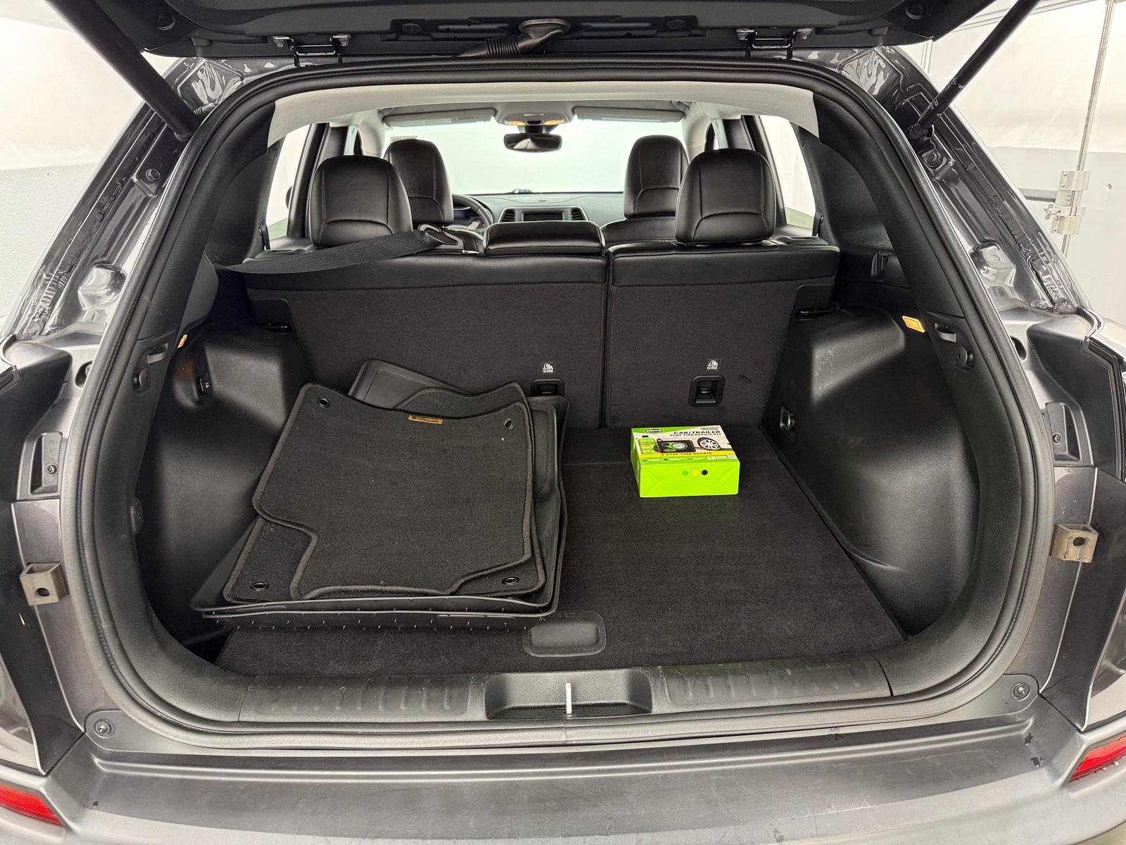 Thumbnail: 2023 Jeep Cherokee - 6