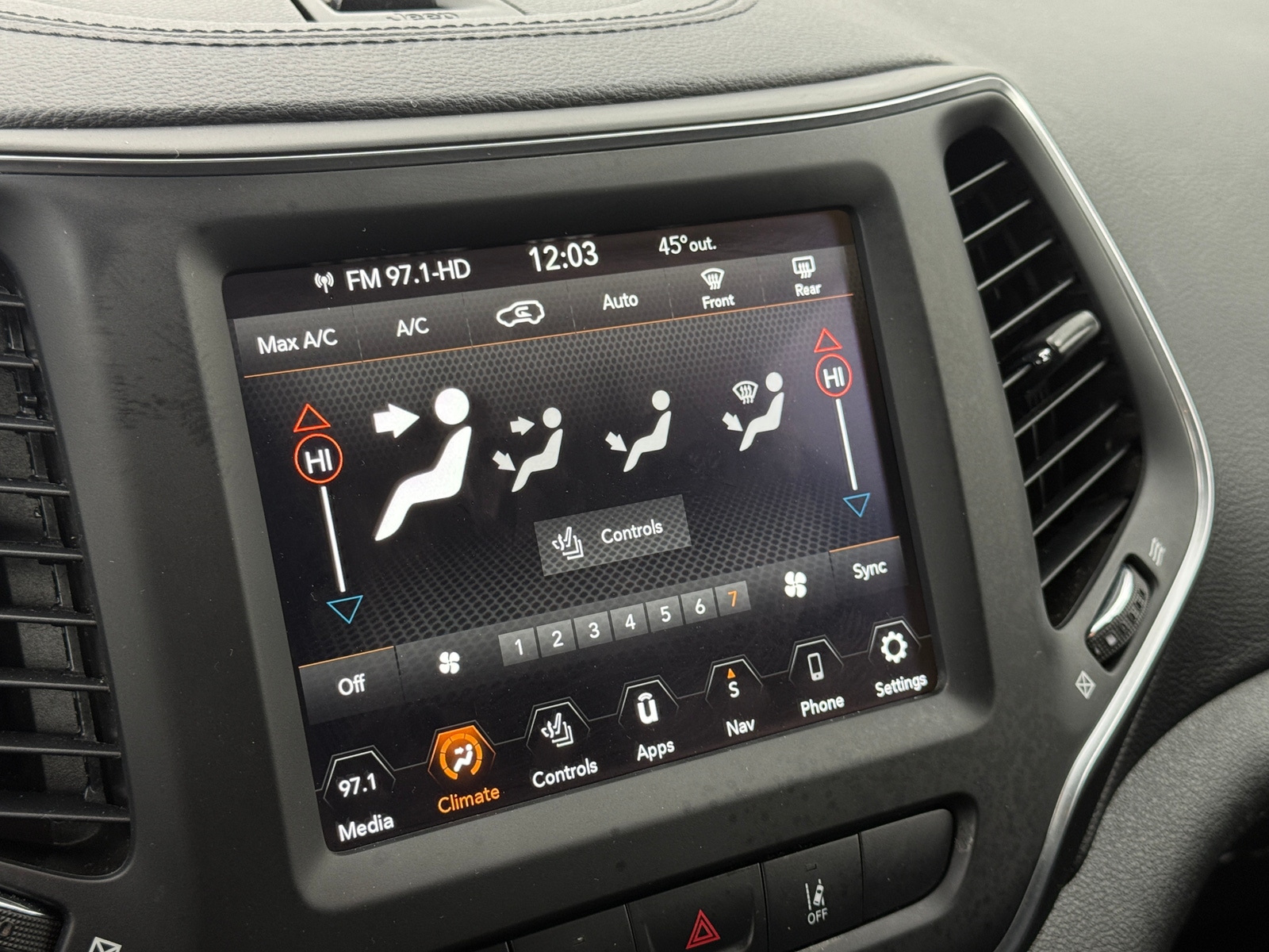 Thumbnail: 2023 Jeep Cherokee - 3