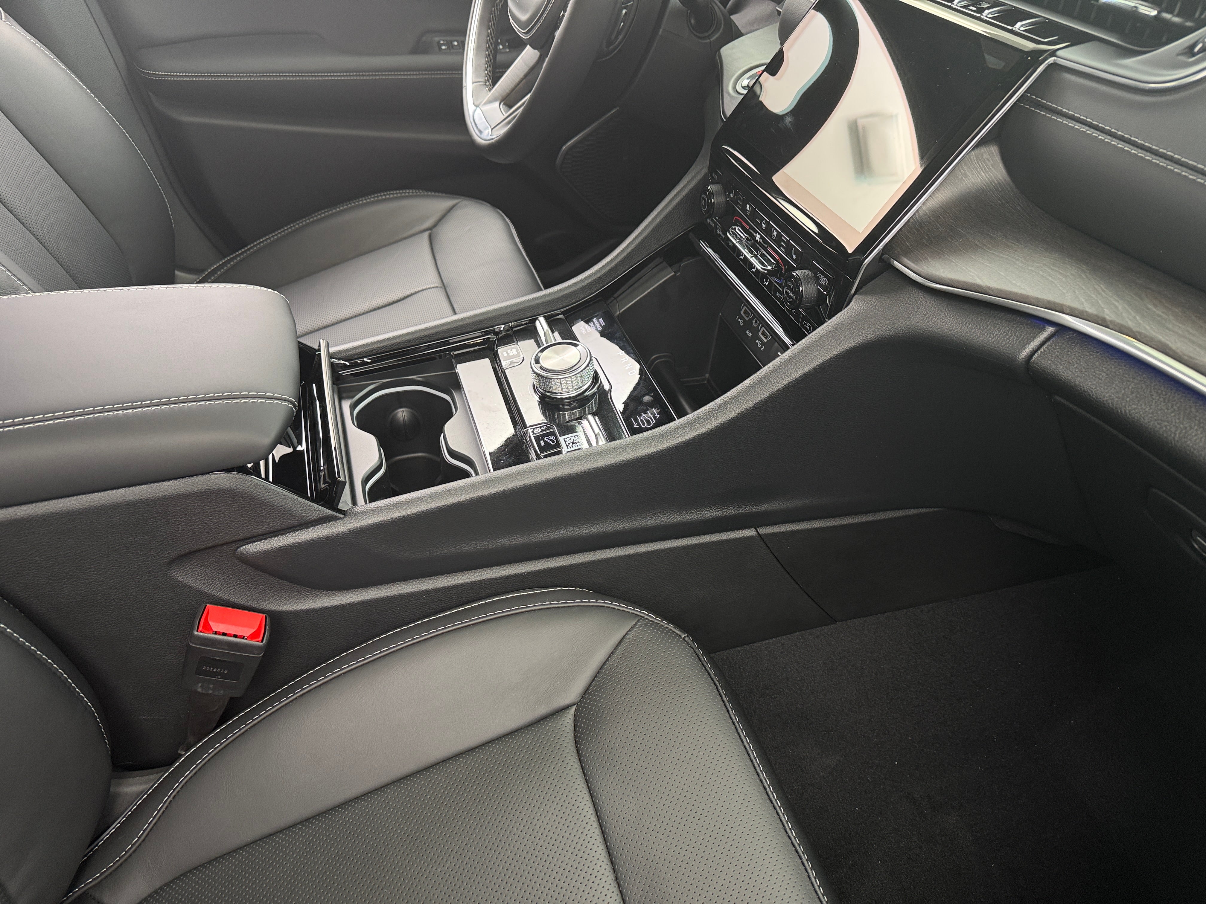 2025 Jeep Grand Cherokee Overland - Photo 6