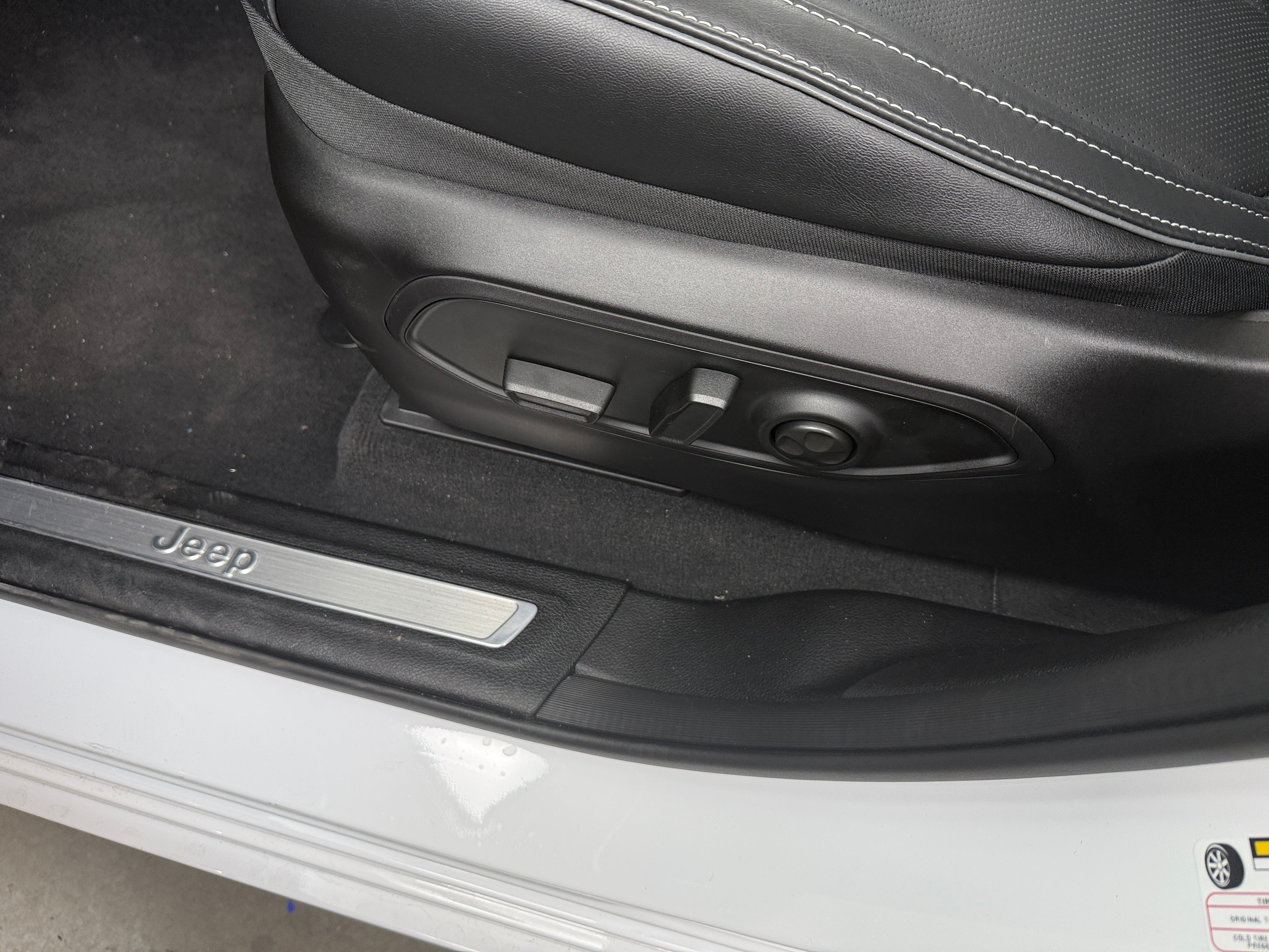 2025 Jeep Grand Cherokee Overland - Photo 1