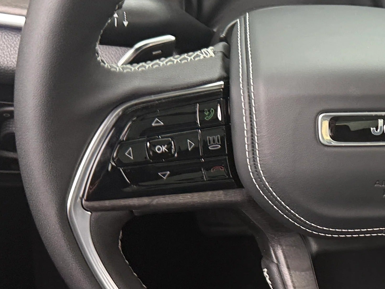 2025 Jeep Grand Cherokee Overland - Photo 17