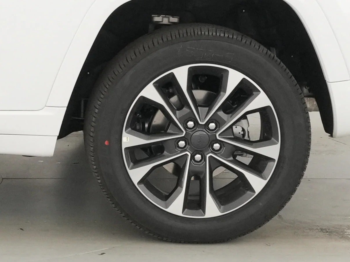 2025 Jeep Grand Cherokee Overland - Photo 19