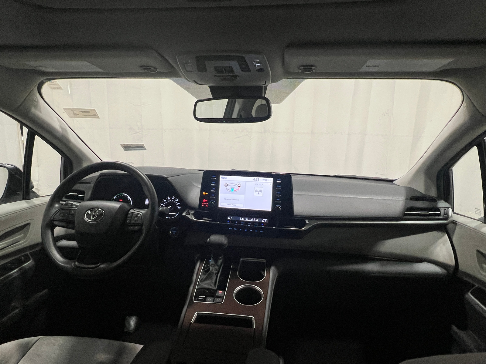 Thumbnail: 2024 Toyota Sienna - 3