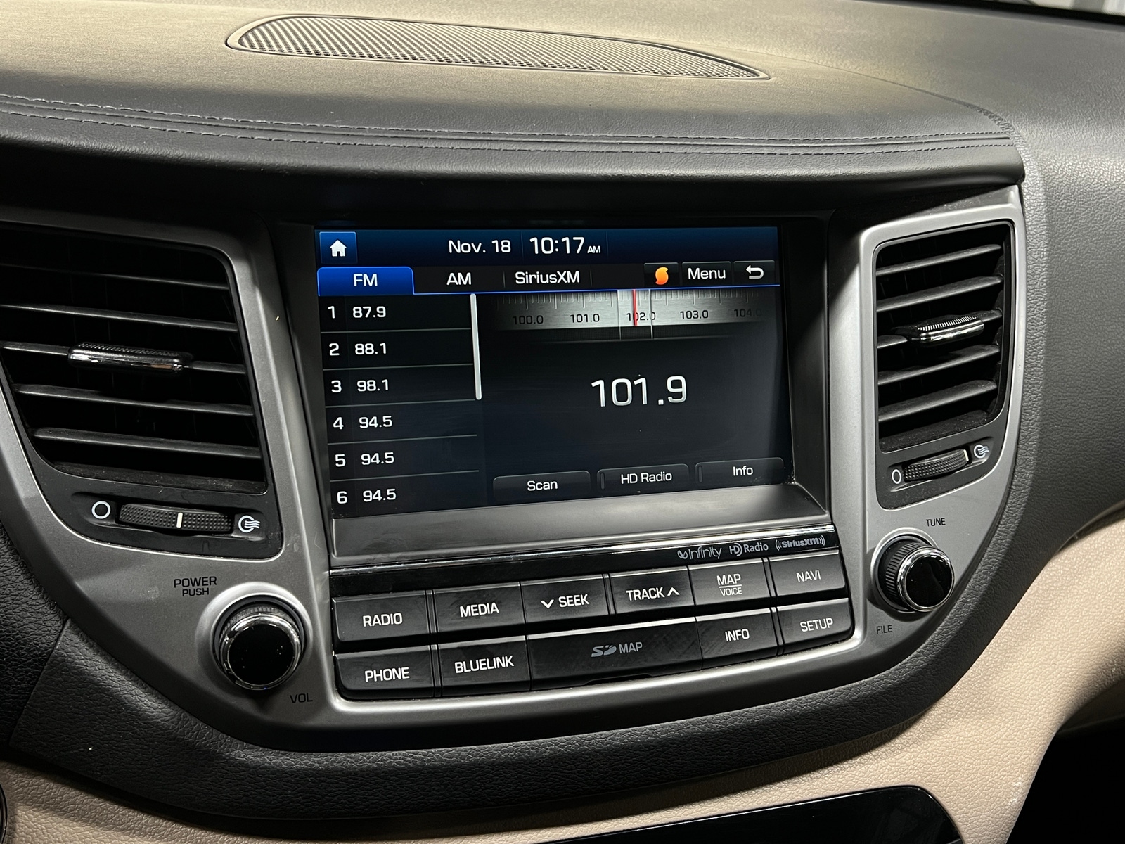 Thumbnail: 2017 Hyundai Tucson - 3