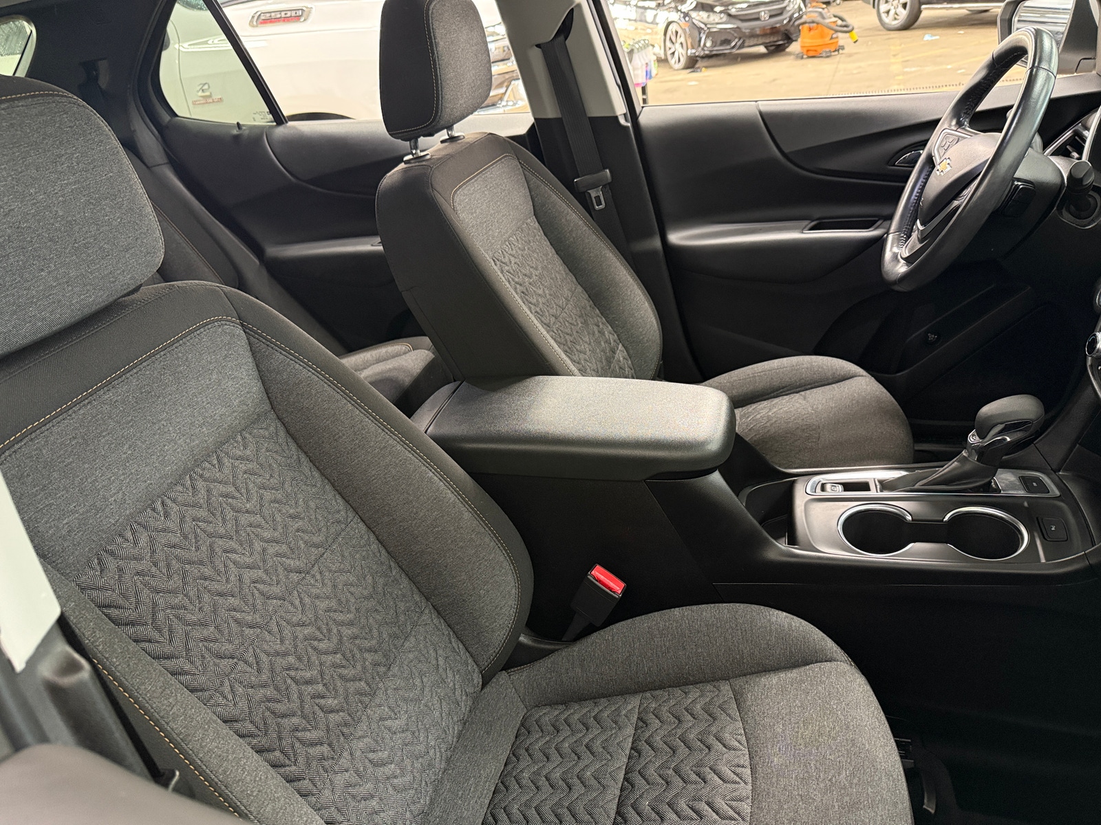 Thumbnail: 2022 Chevrolet Equinox - 2