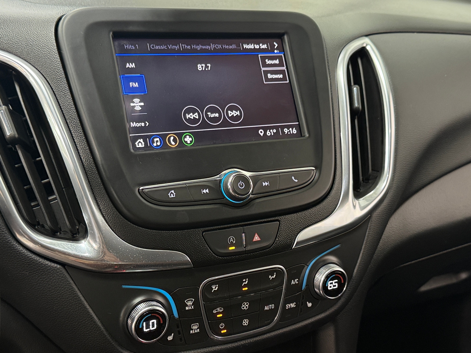 Thumbnail: 2022 Chevrolet Equinox - 4