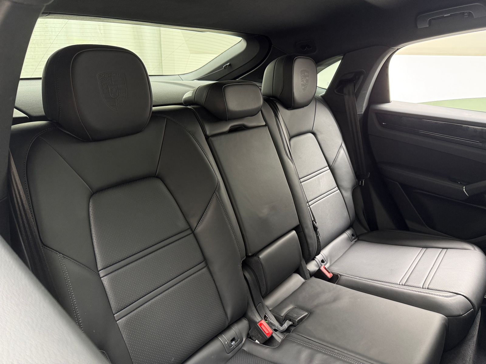 Thumbnail: 2022 Porsche  - 5