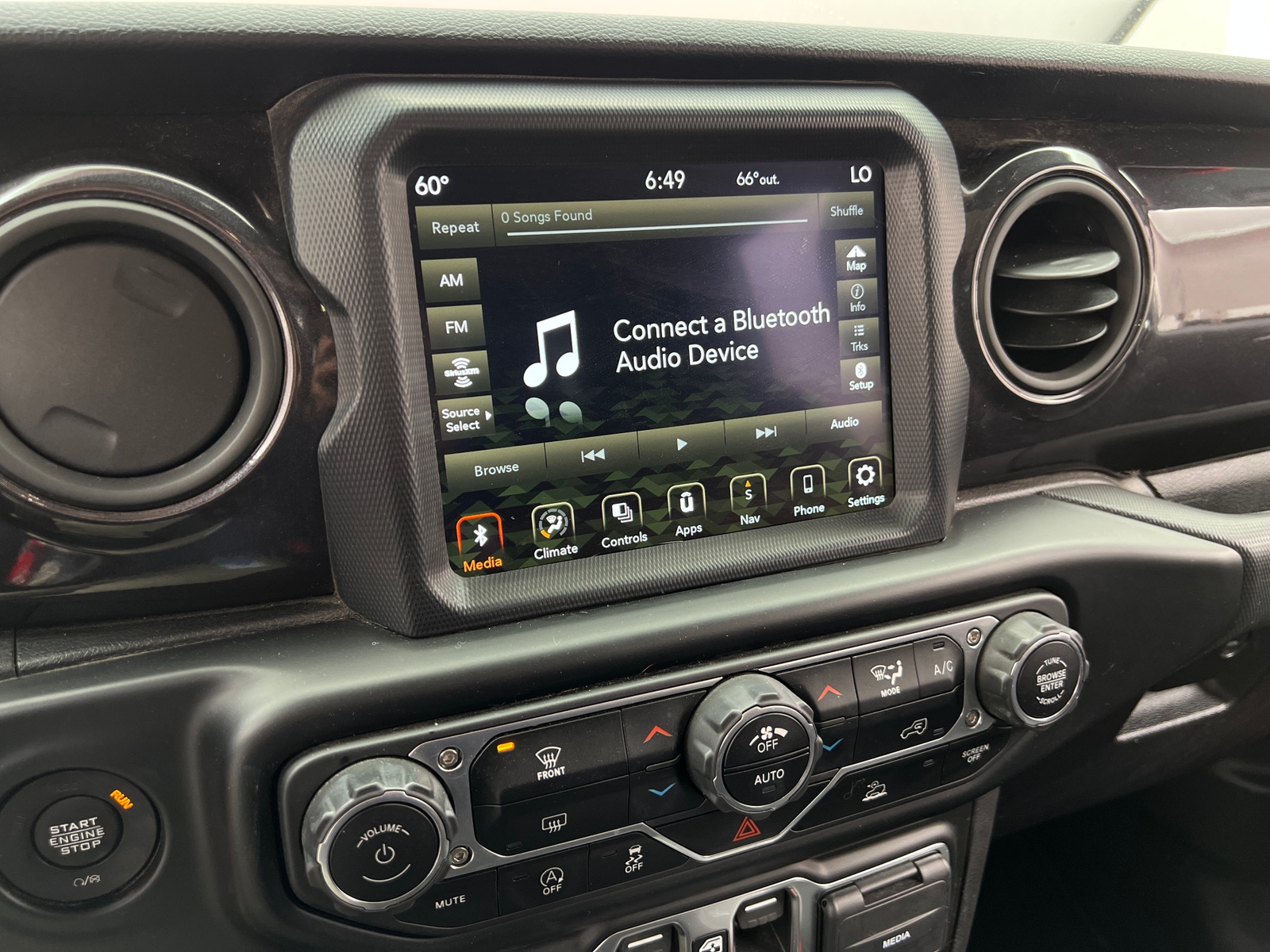 Thumbnail: 2021 Jeep Gladiator - 4