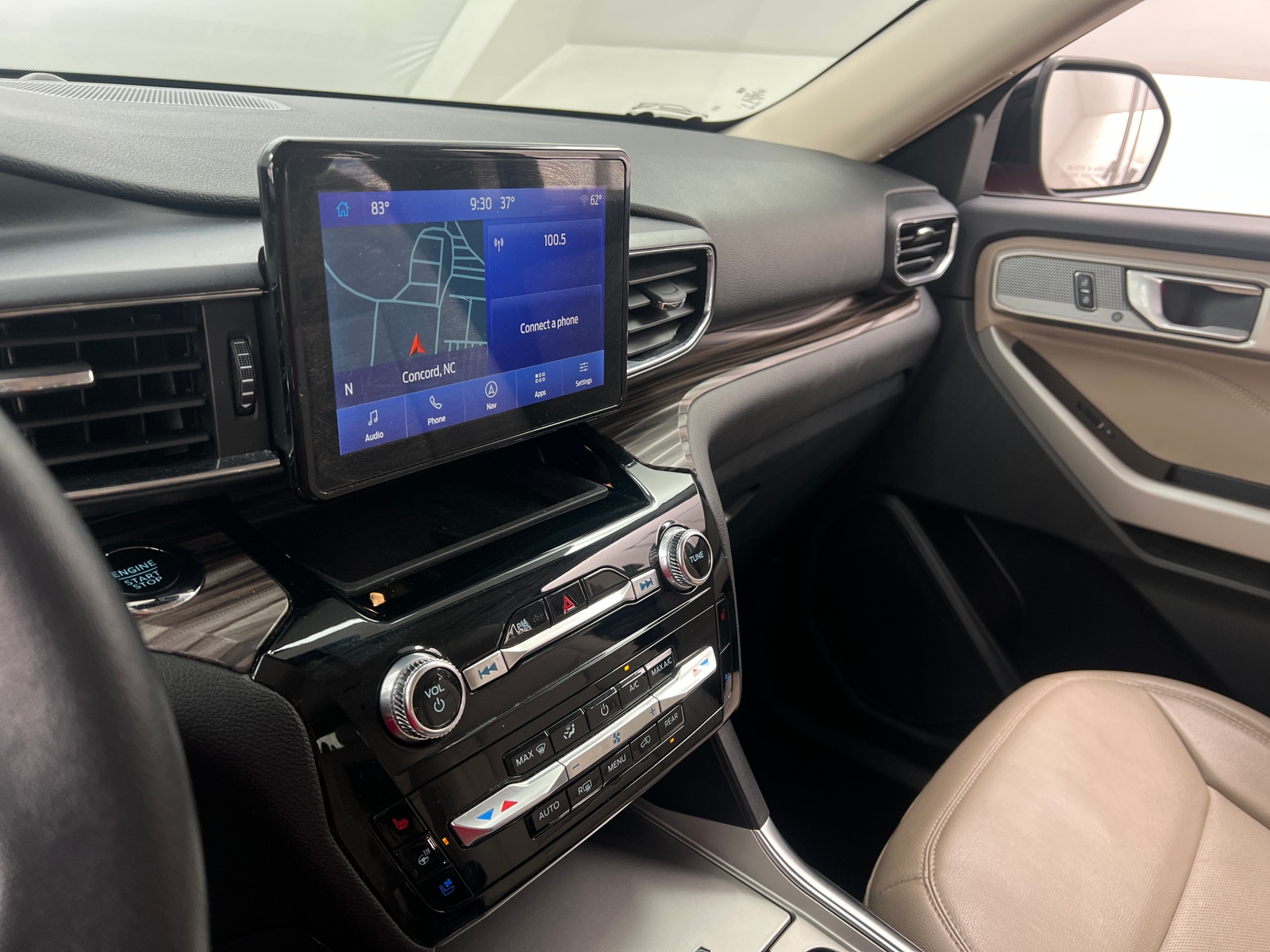 Thumbnail: 2024 Ford Explorer - 3