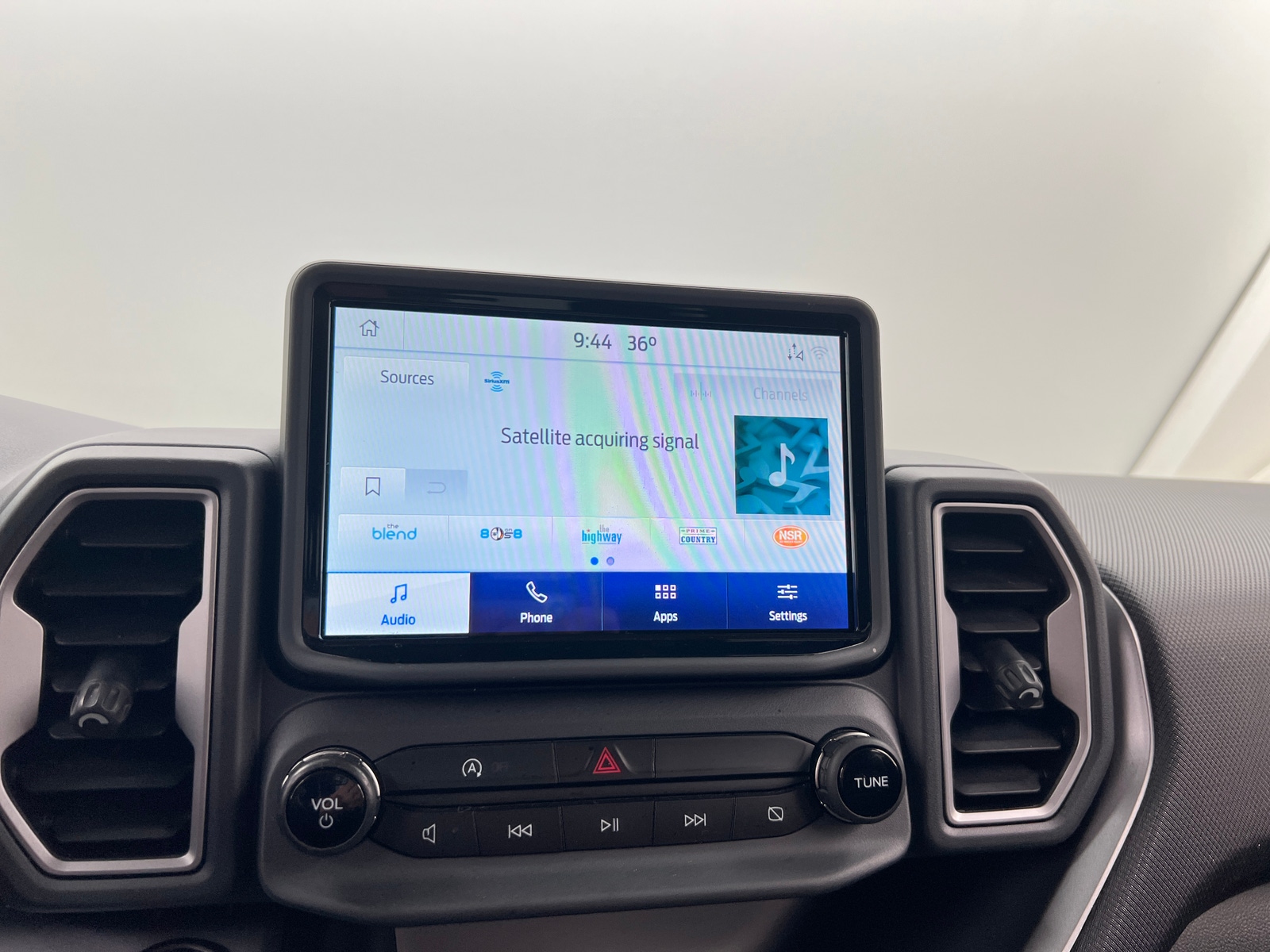 Thumbnail: 2022 Ford Bronco Sport - 4