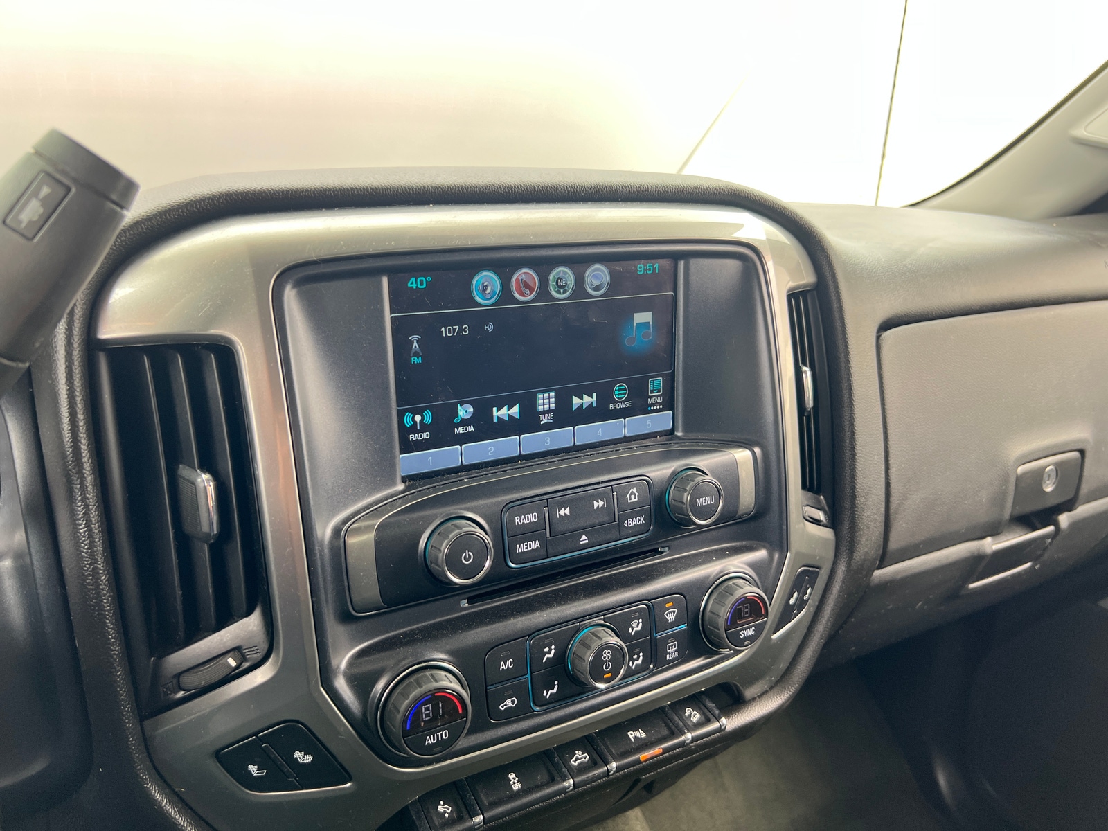 Thumbnail: 2018 Chevrolet Silverado 1500 - 4